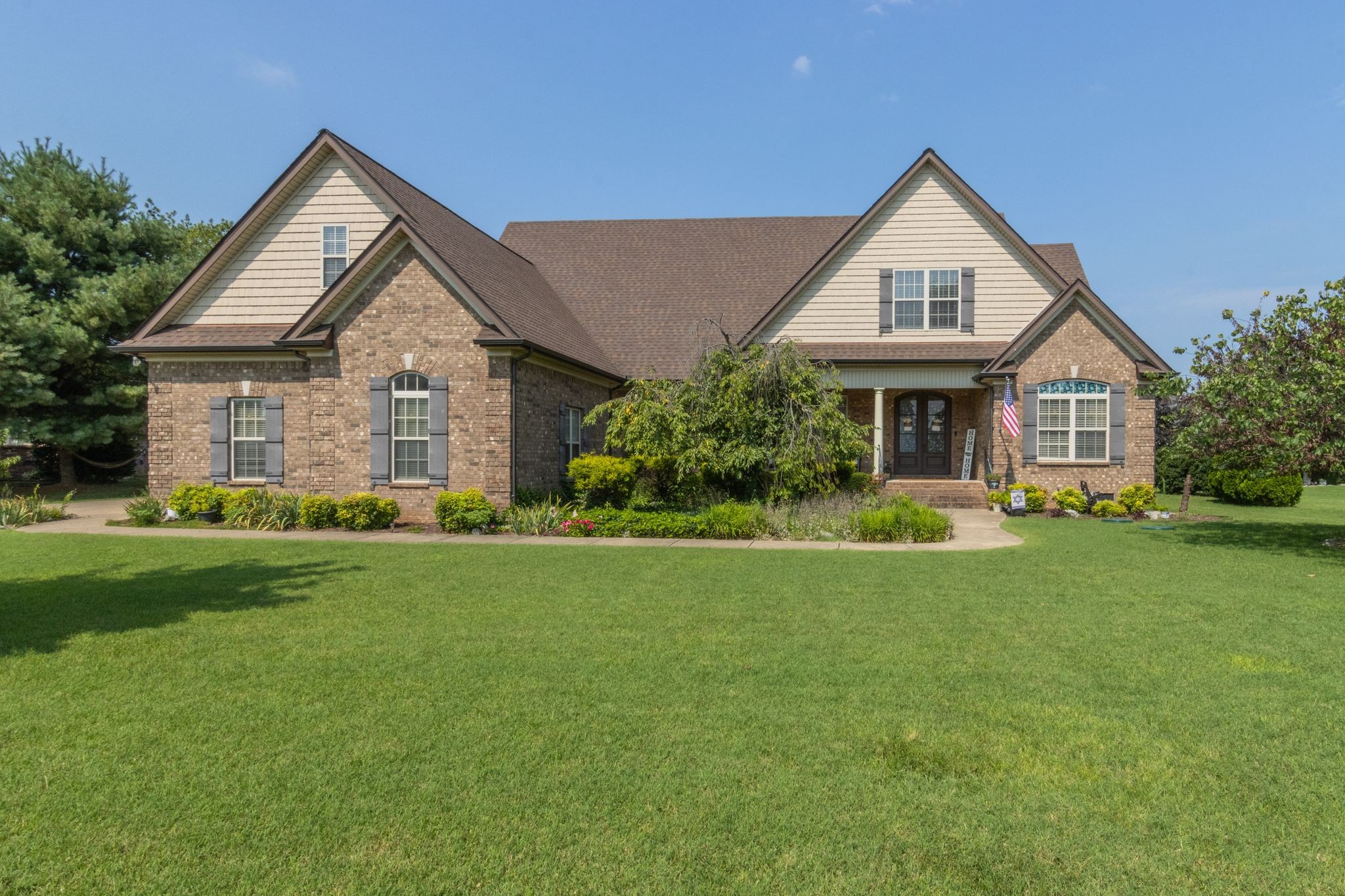 124 Hayfield Ct Property Photo 1