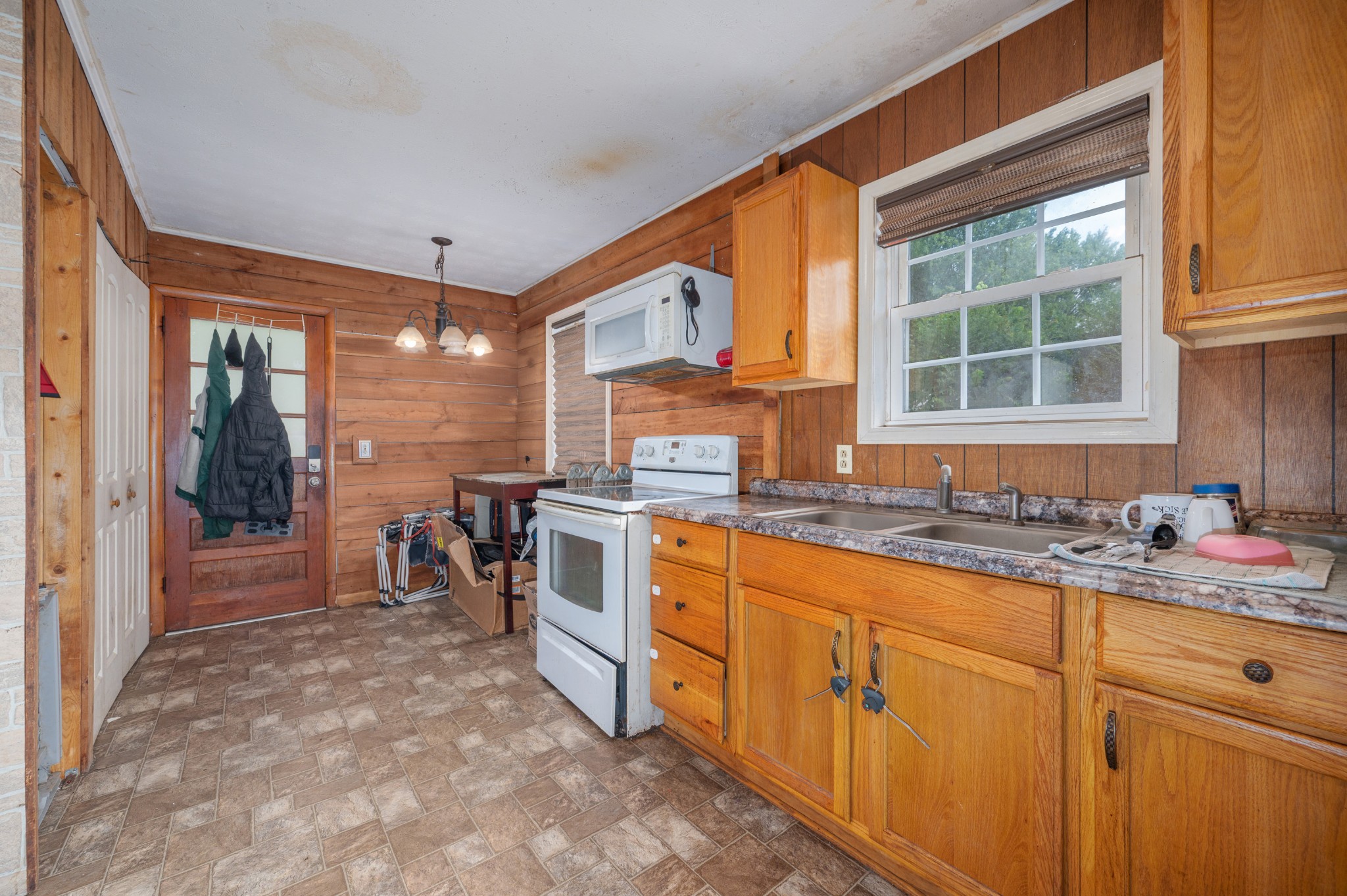 150 Christie Cir Property Photo 5