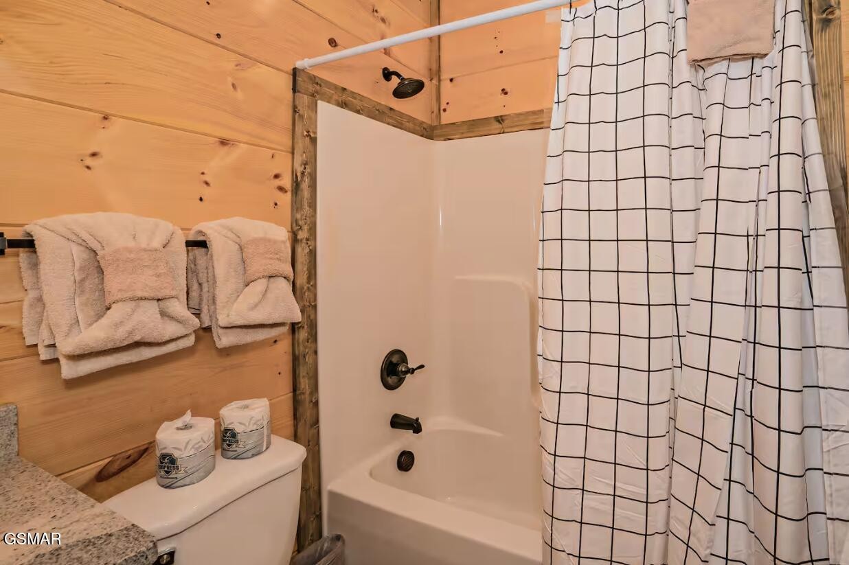 2045 Eagle Feather Drive Property Photo 11