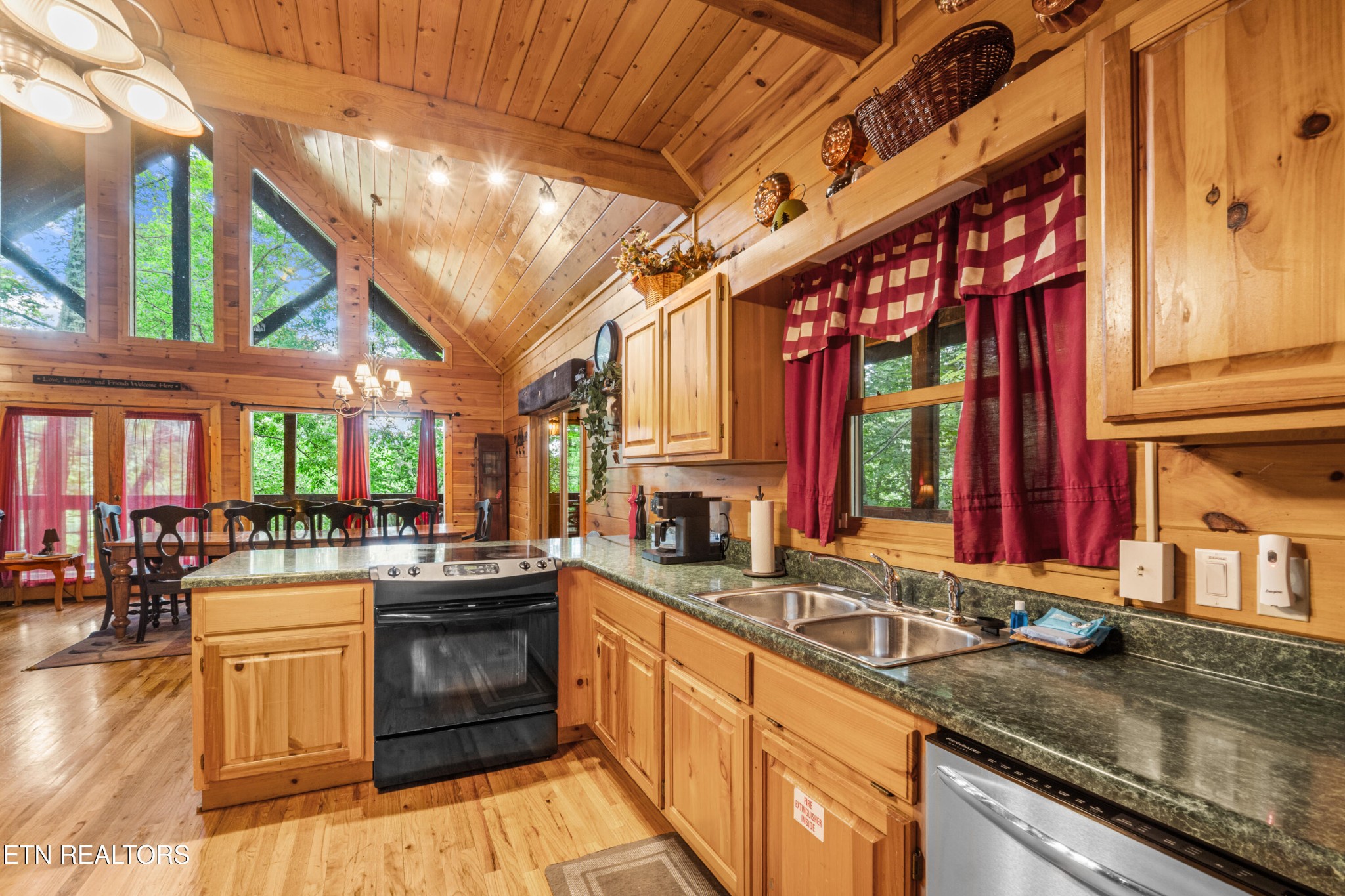 2810 Ridge Creek Circle Property Photo 12