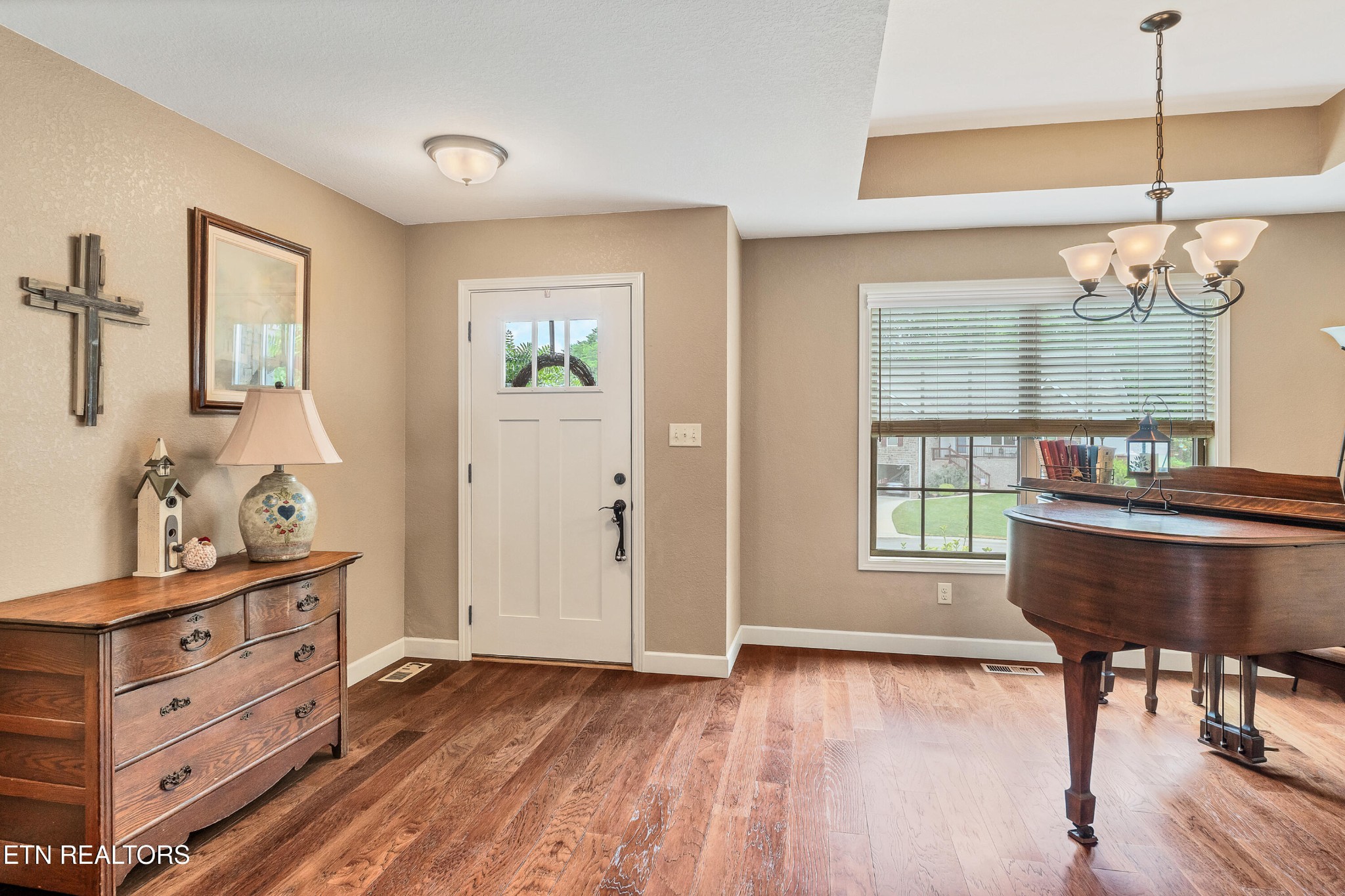 645 Berrywood Drive Property Photo 4
