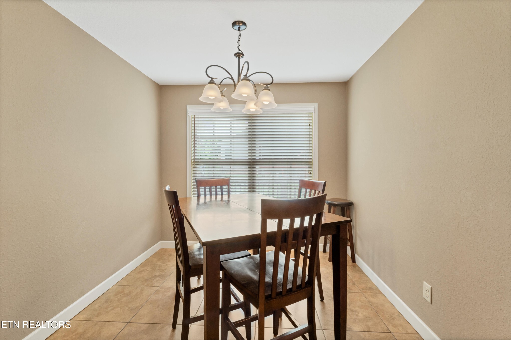 645 Berrywood Drive Property Photo 16
