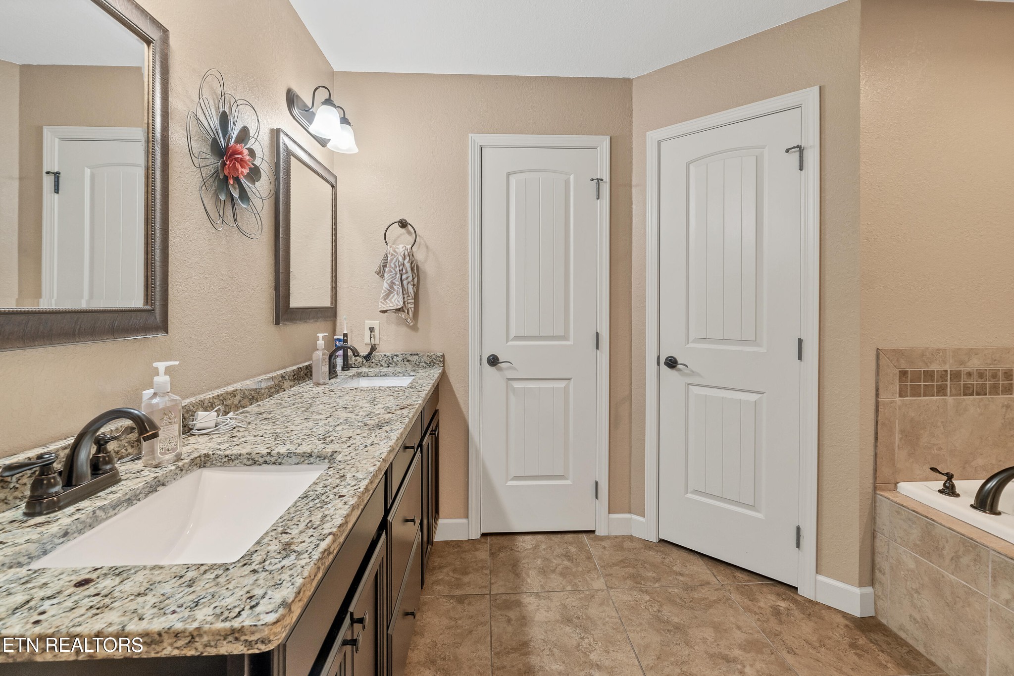 645 Berrywood Drive Property Photo 21