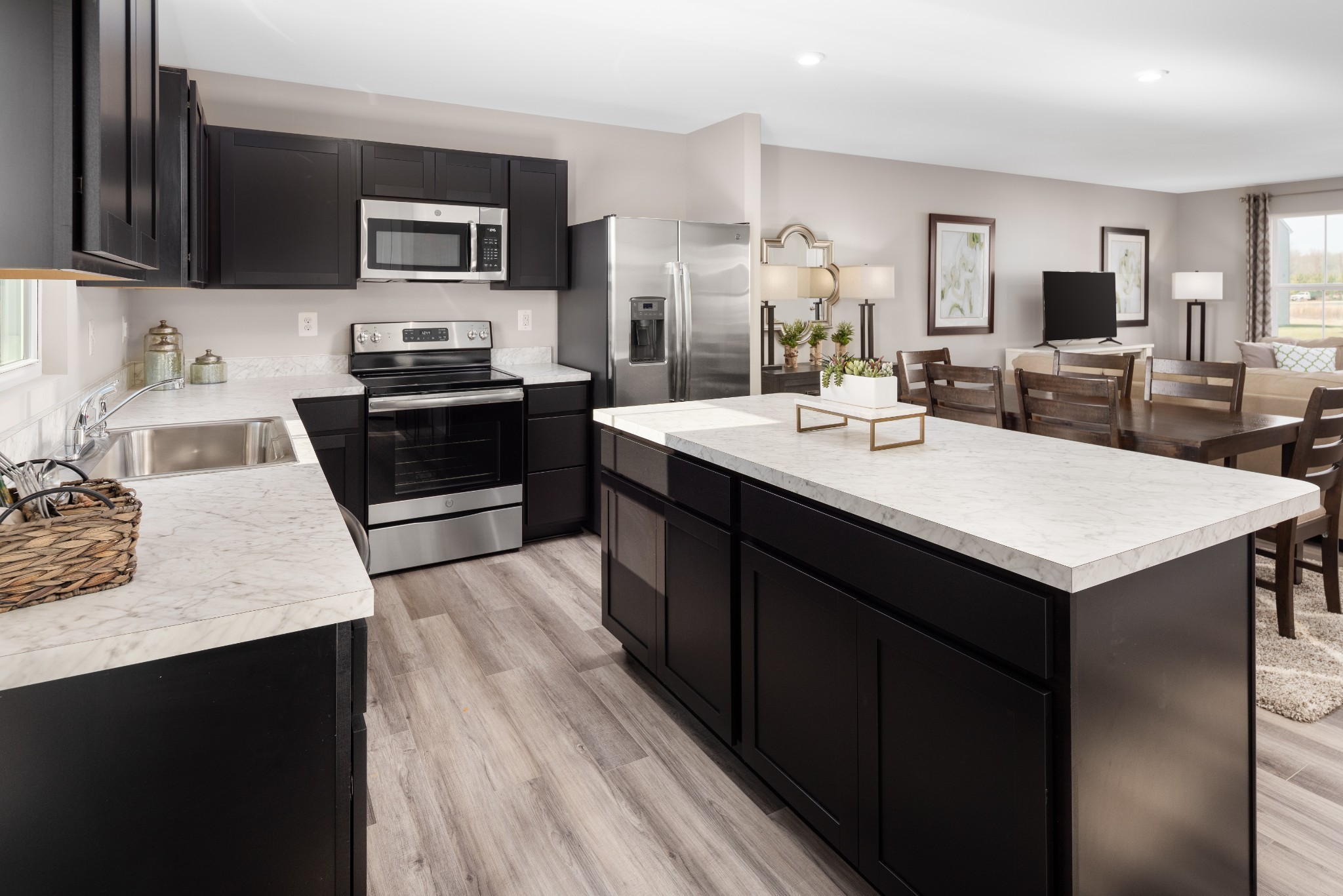 7 Robust Dr Property Photo 3