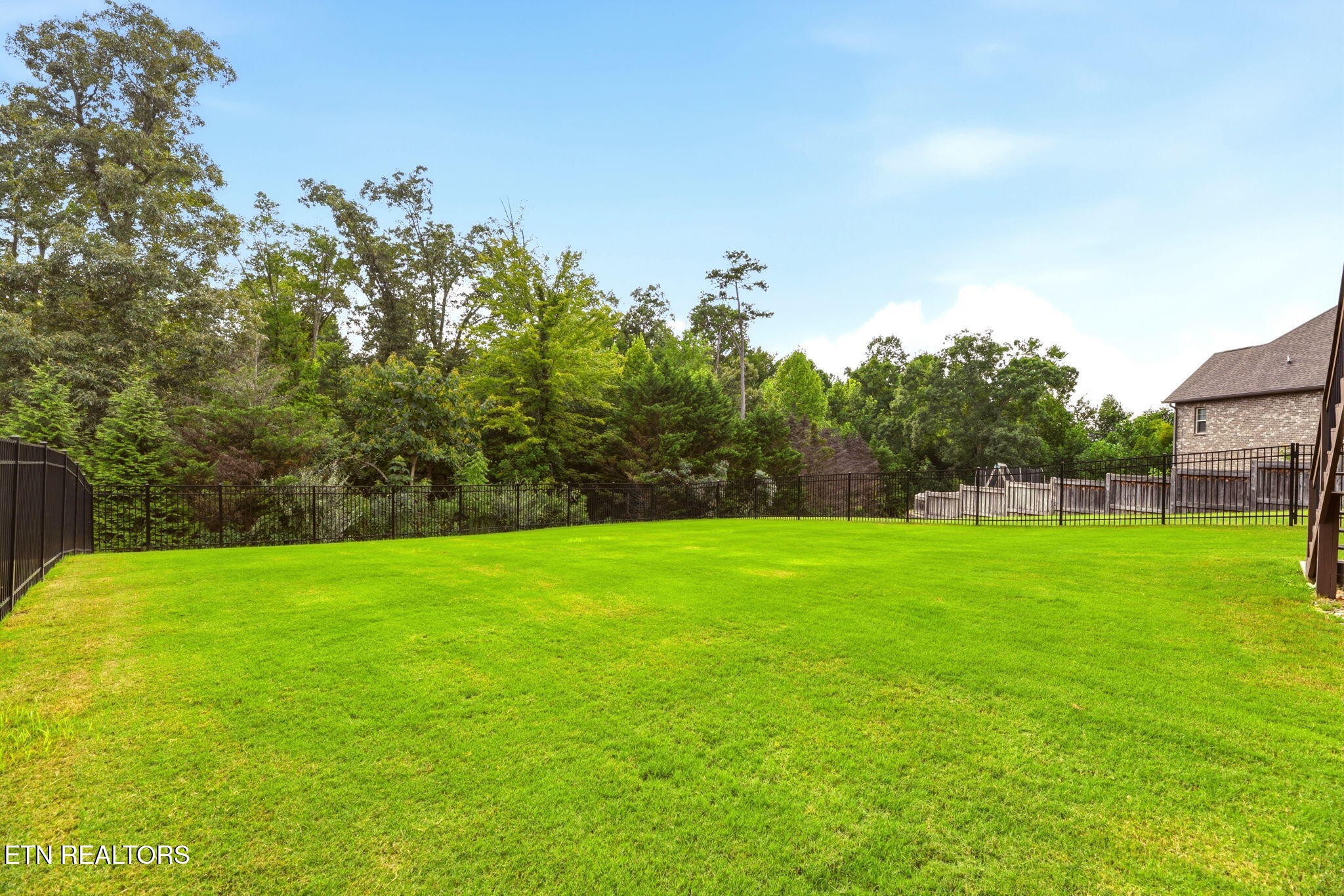 103 Crest Pointe Lane Property Photo 33