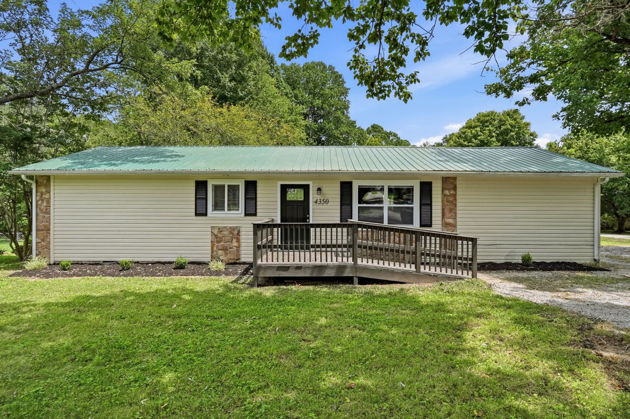 4350 S Creek Dr Property Photo 1