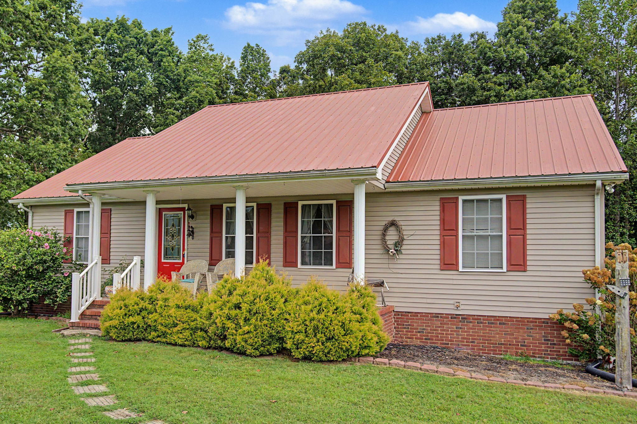 8229 Galen Rd Property Photo 1