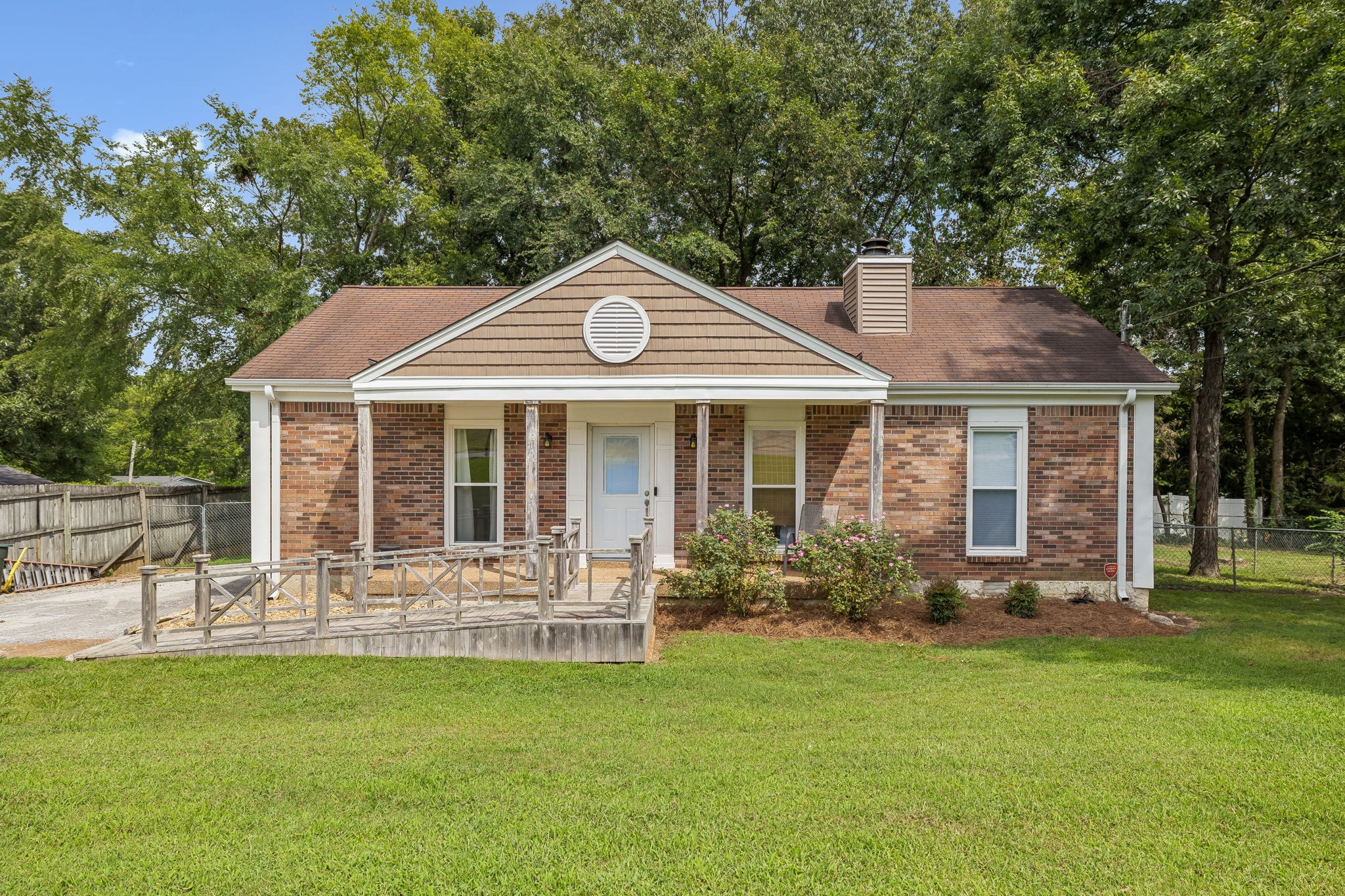 176 Lucy Dr Property Photo 1