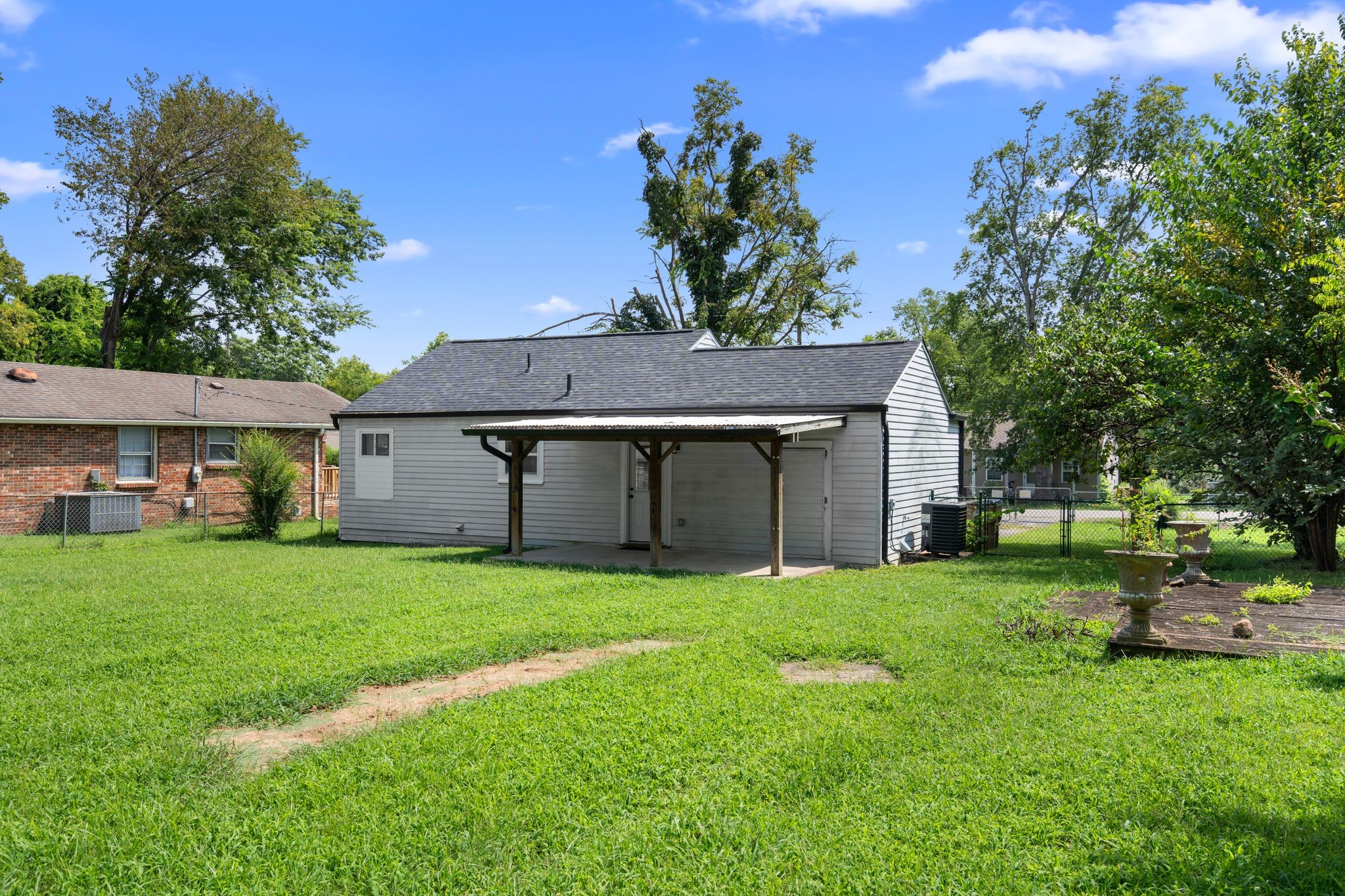 241 Wiley St Property Photo 30