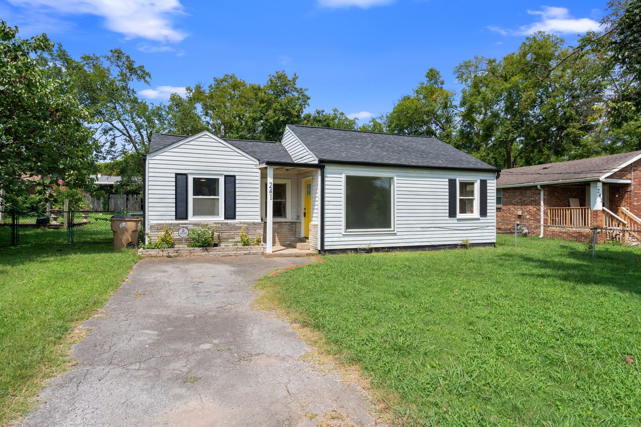 241 Wiley St Property Photo 37