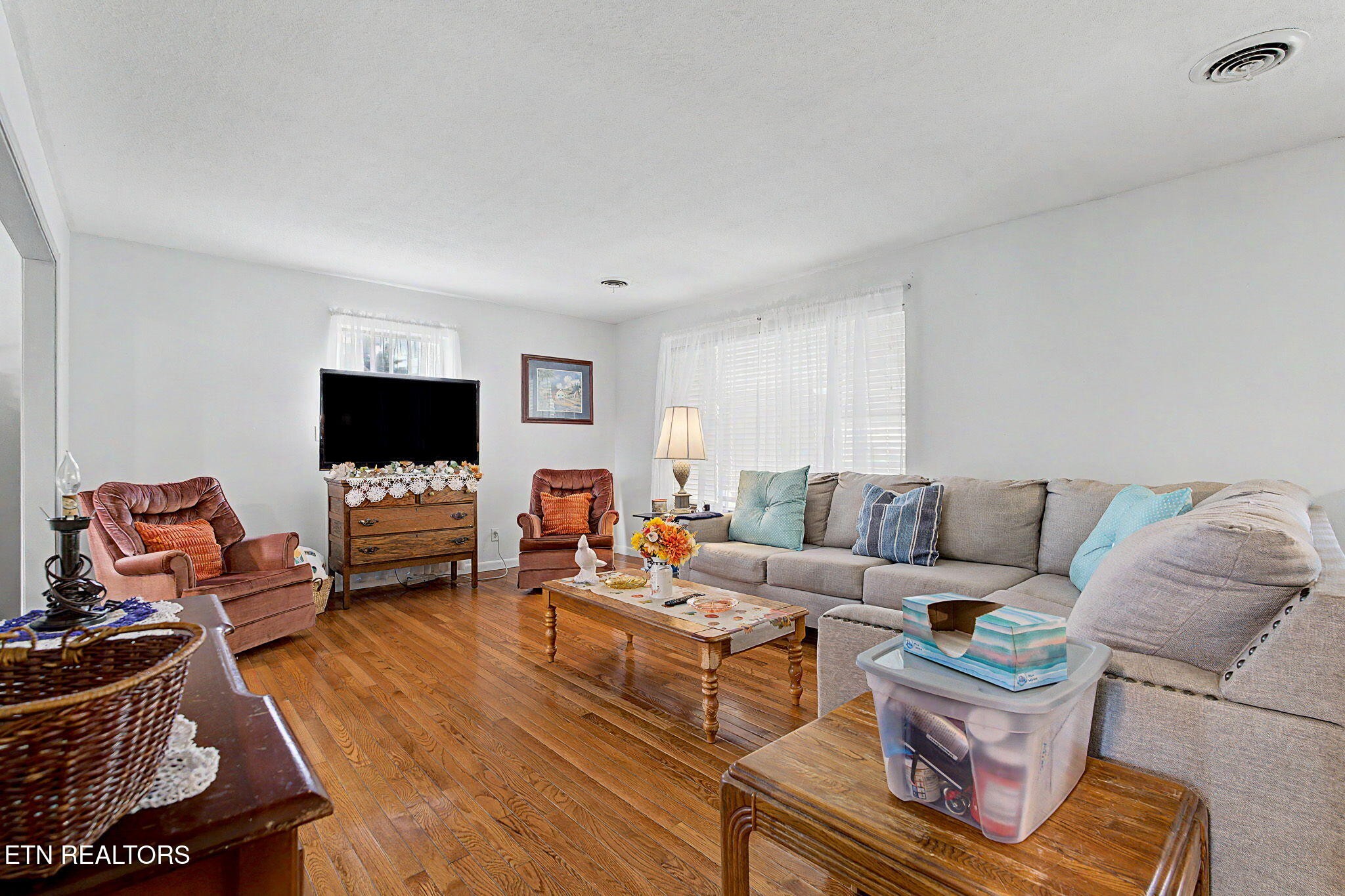 2737 Conrad Drive Property Photo 4