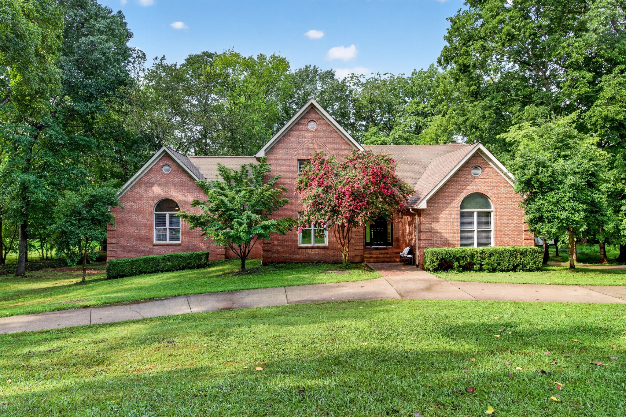 1604 Deerfield Dr Property Photo 1
