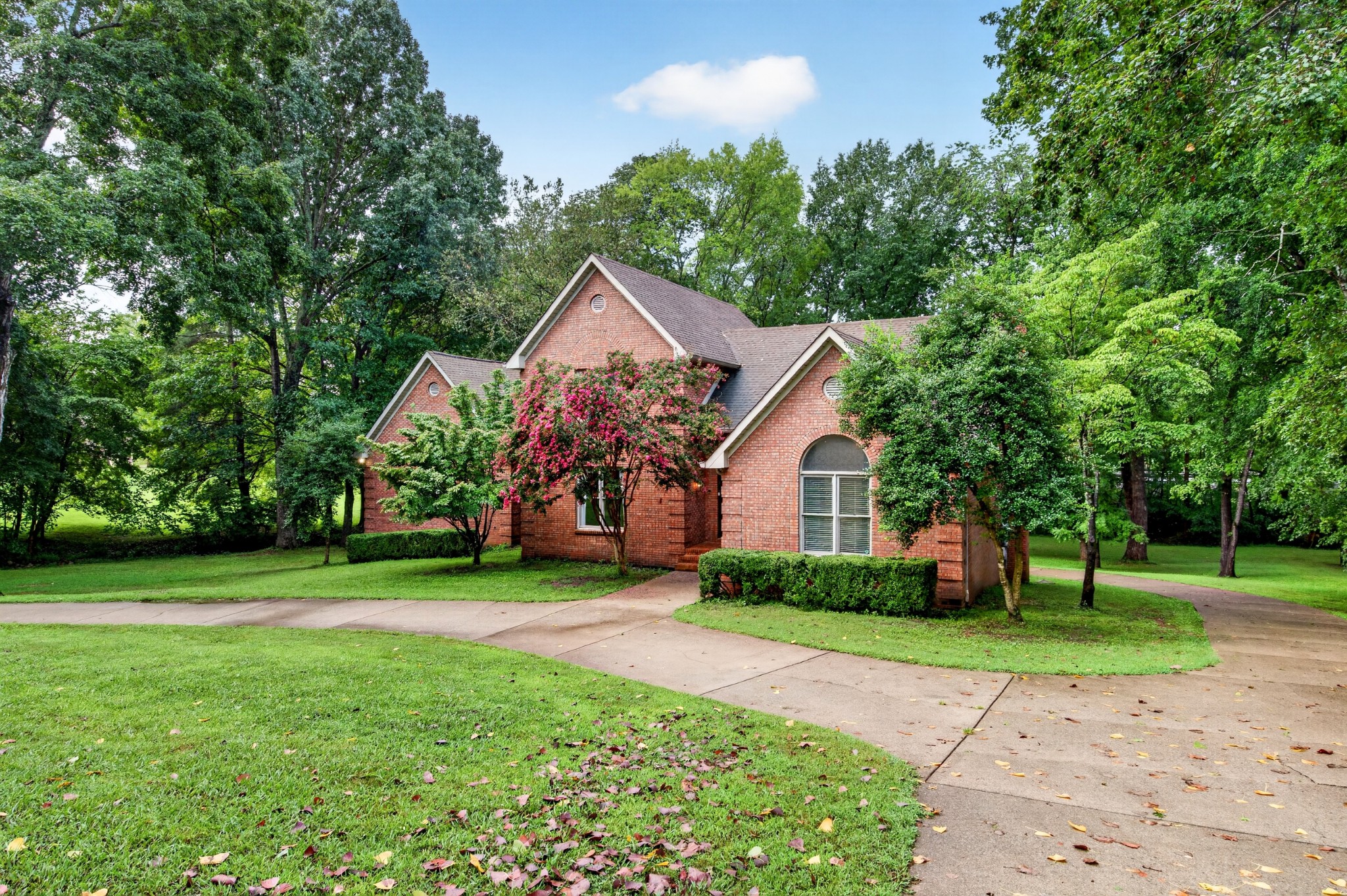 1604 Deerfield Dr Property Photo 10