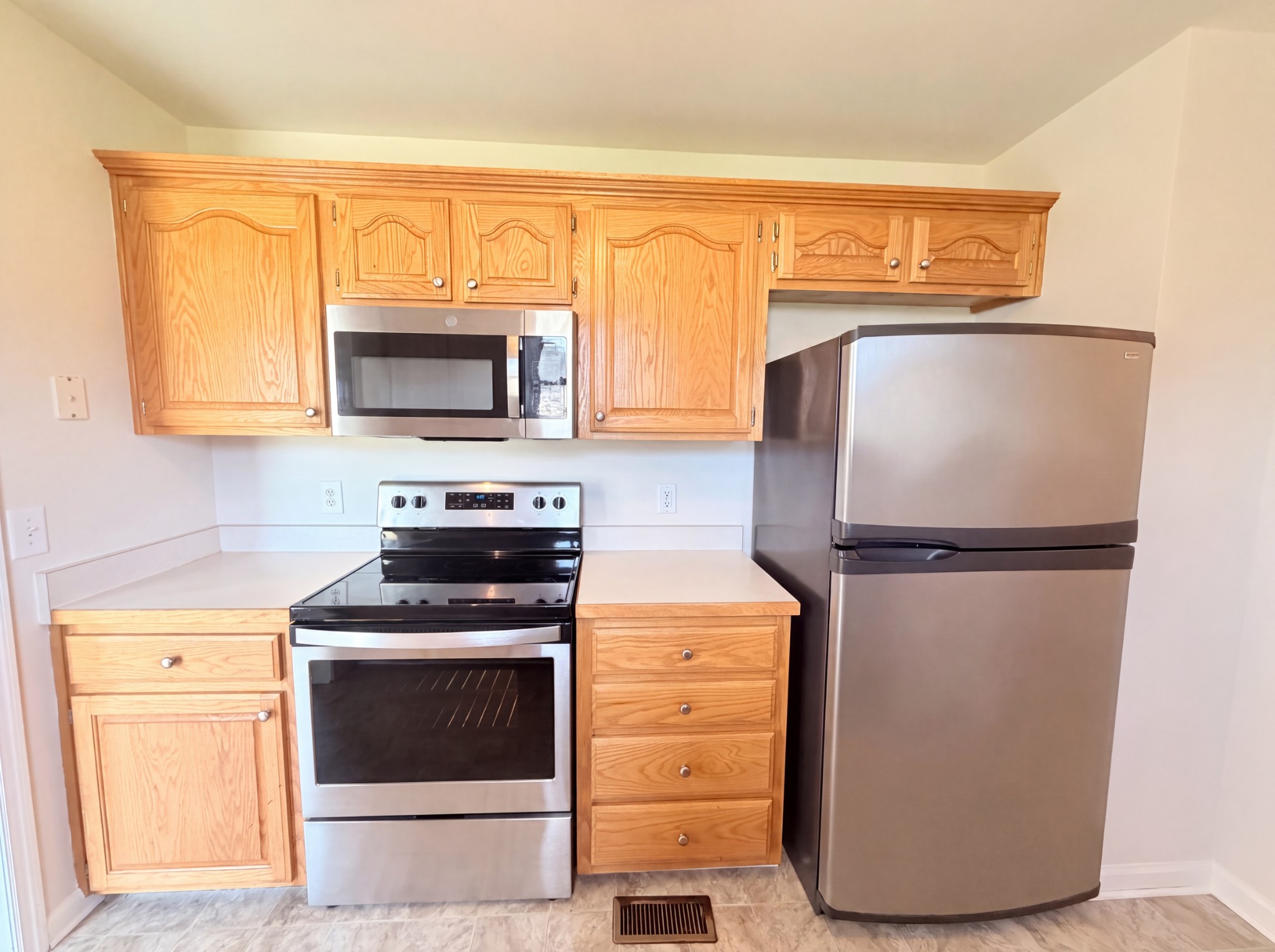 326 Gallop Ln Property Photo 2