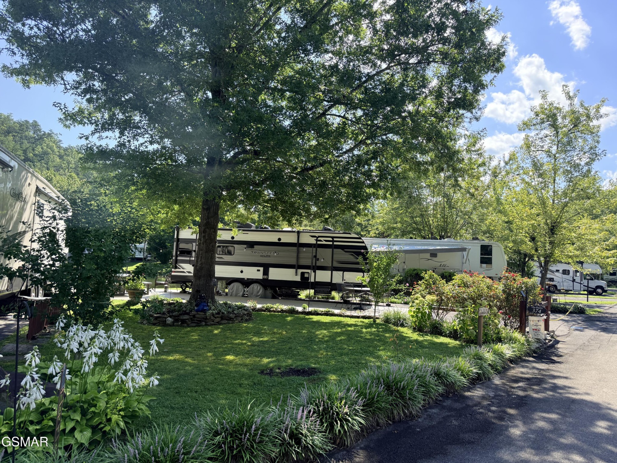4229 E Parkway Property Photo 1
