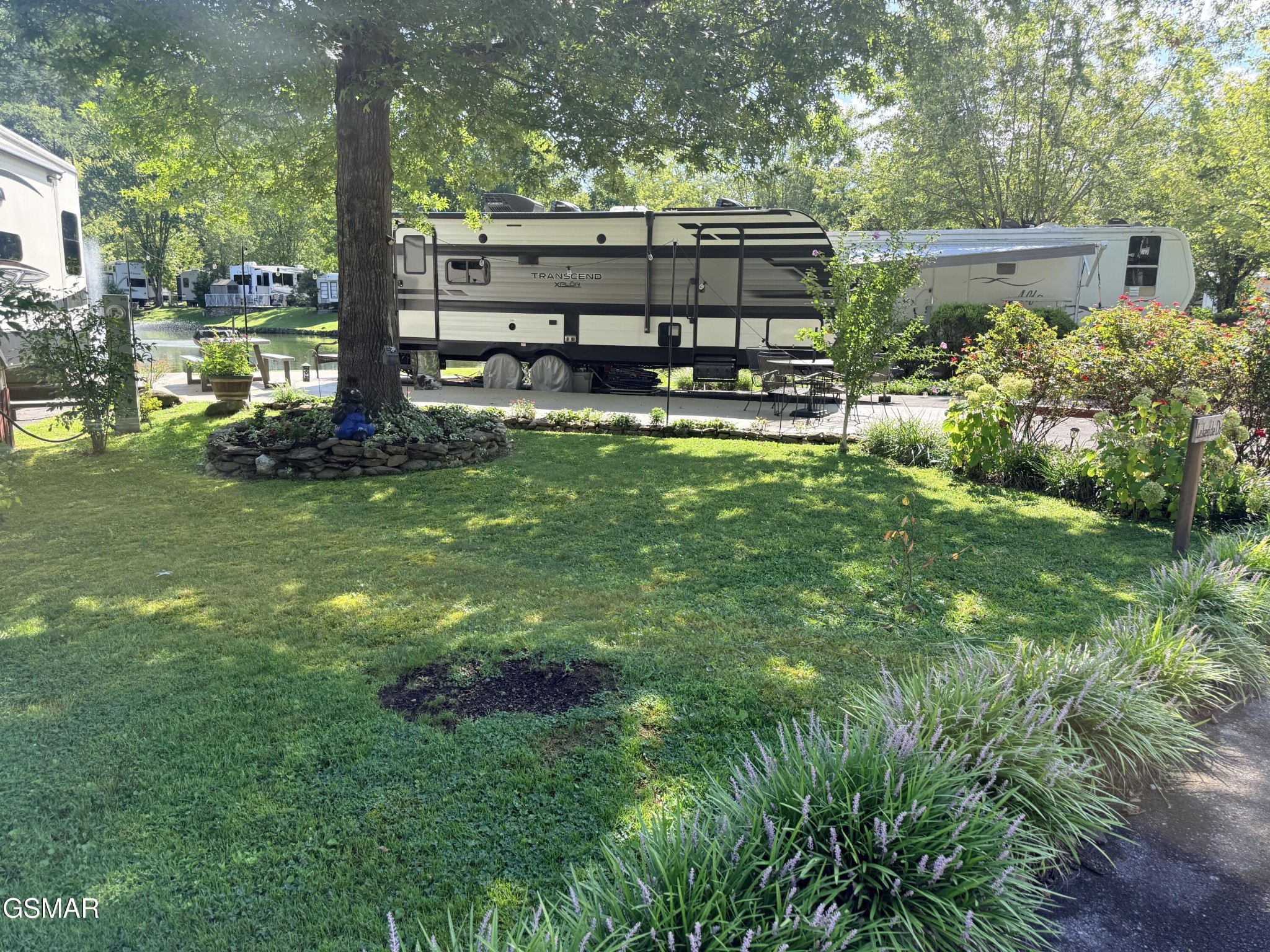 4229 E Parkway Property Photo 3