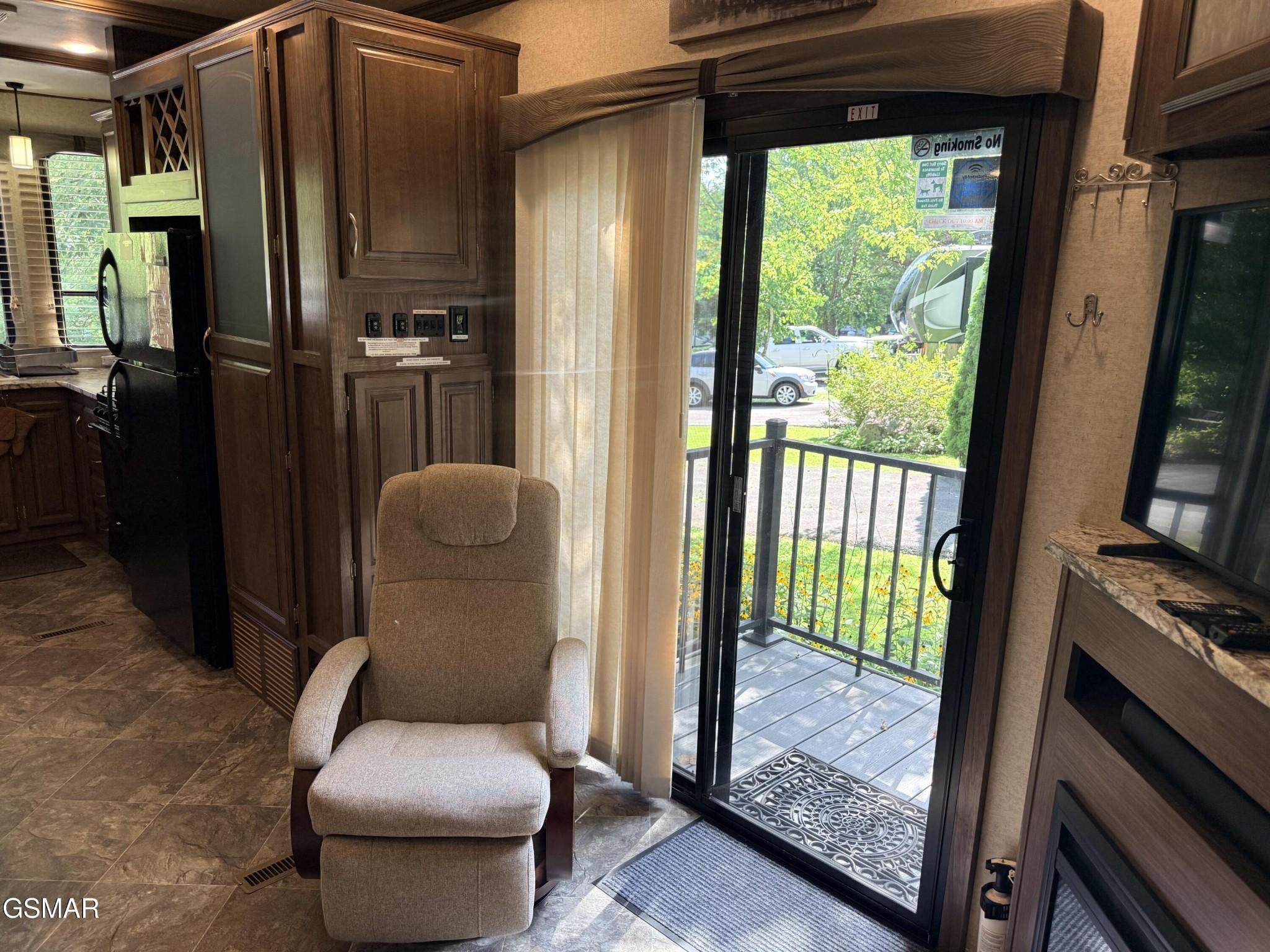 4229 E Parkway Property Photo 11