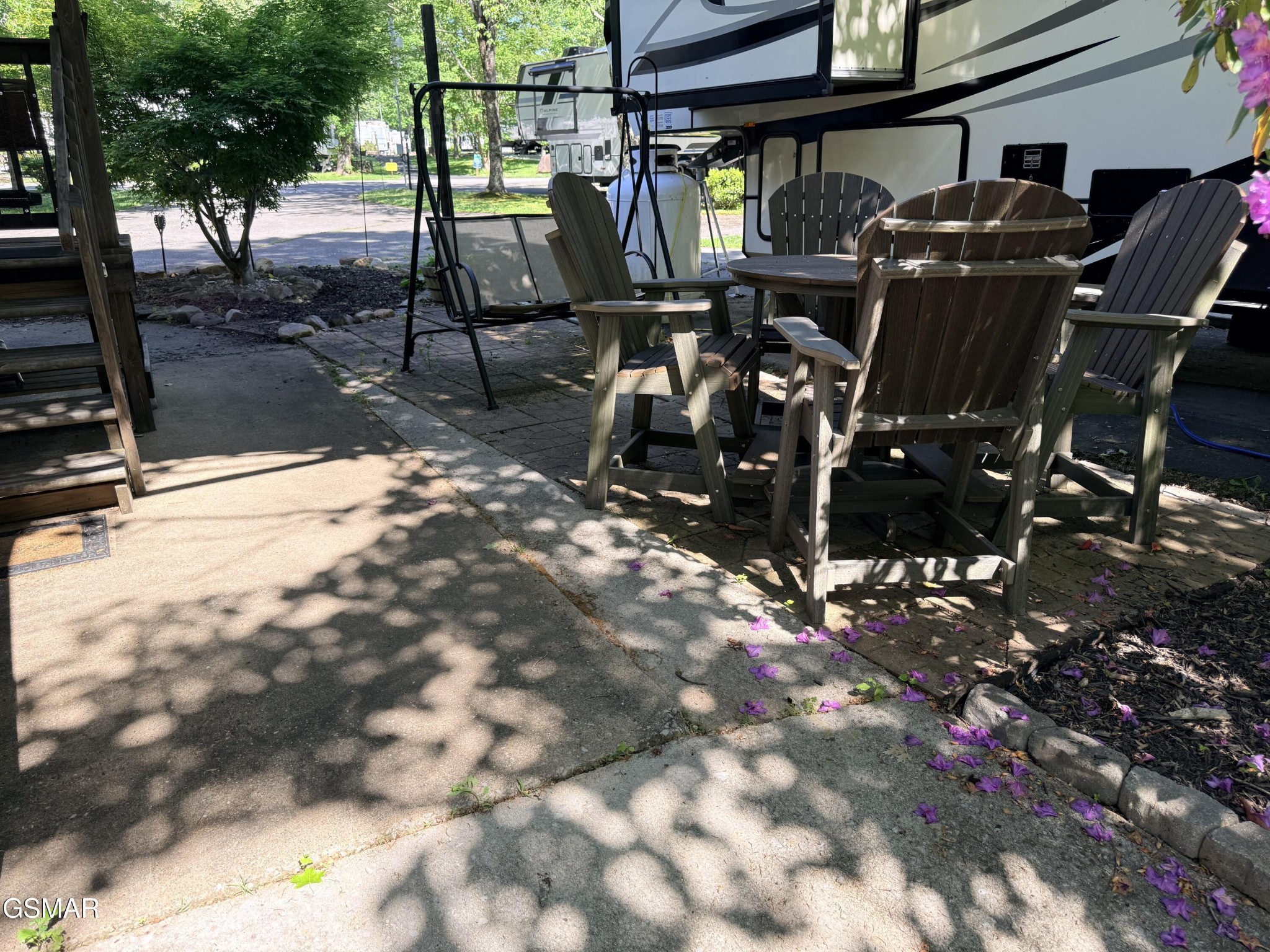 4229 E Parkway Property Photo 5