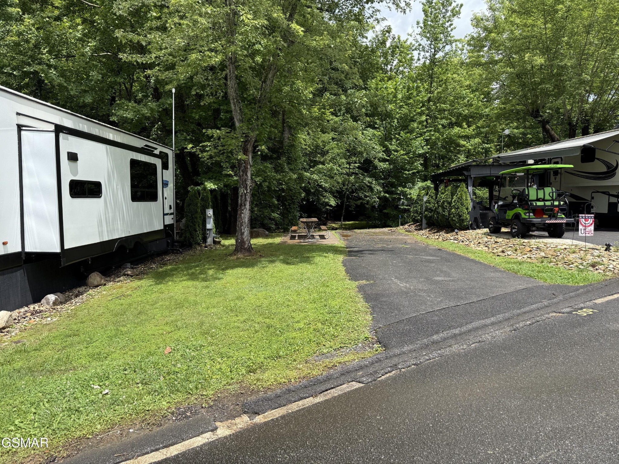 4229 E Parkway Property Photo 1