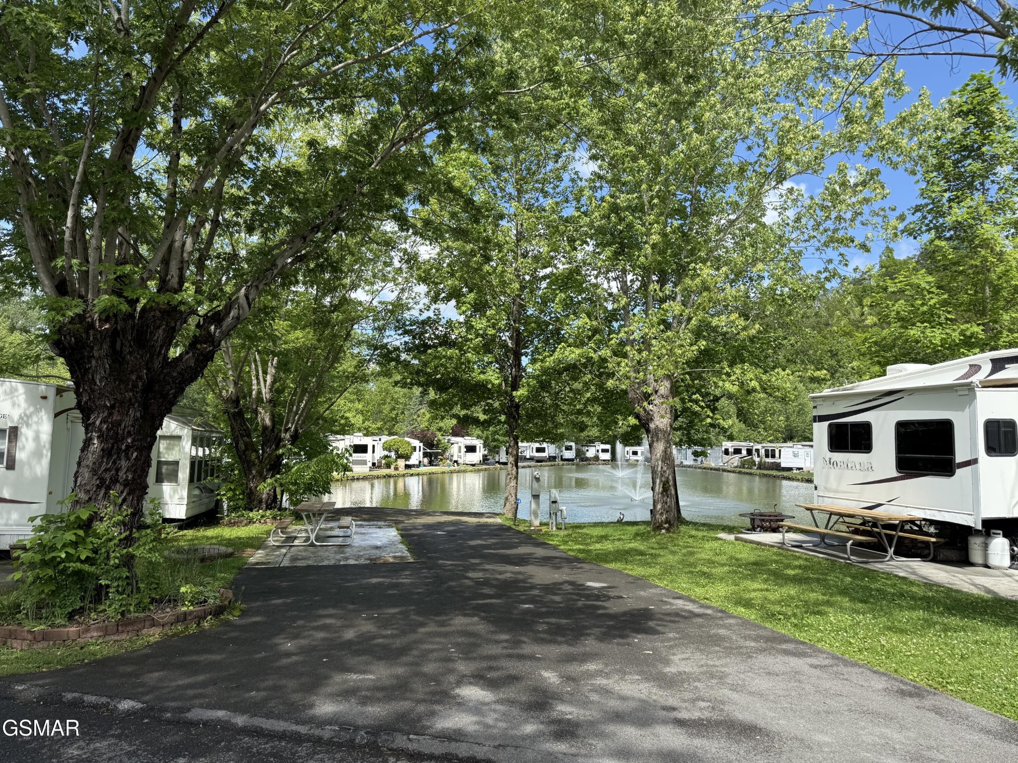 4229 E Parkway Property Photo 1