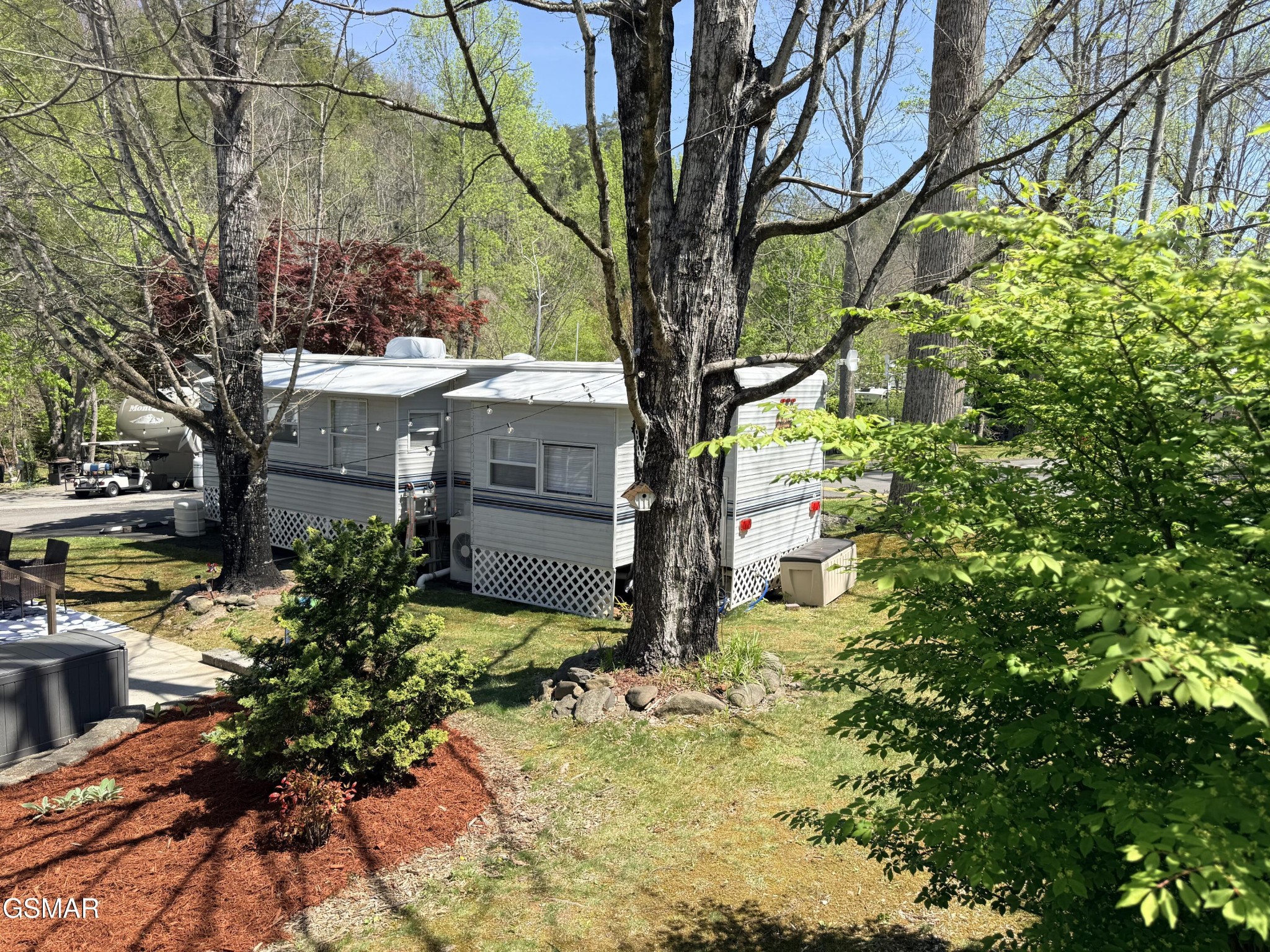 4229 E Parkway Property Photo 8