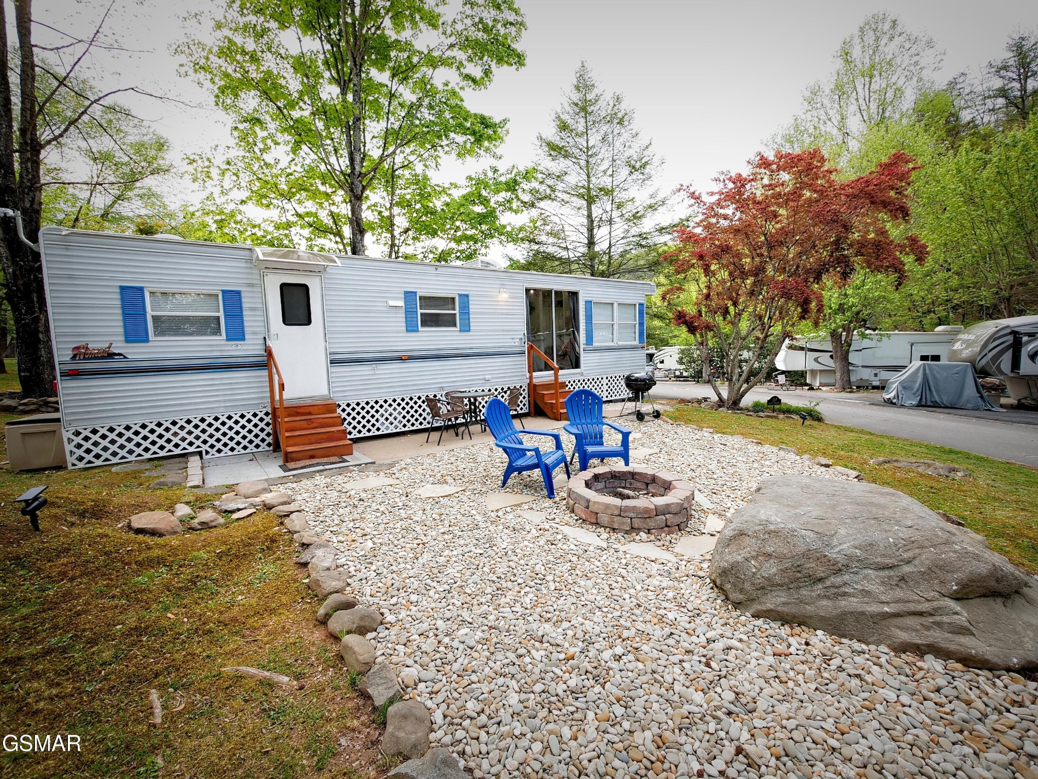 4229 E Parkway Property Photo 14