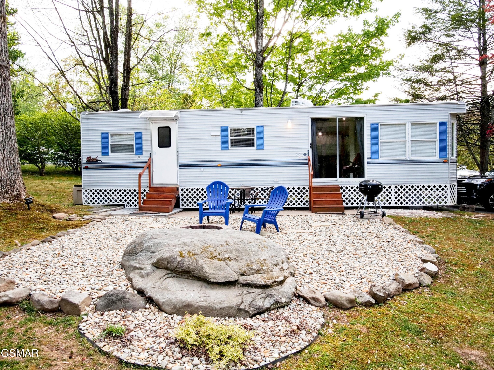 4229 E Parkway Property Photo 17