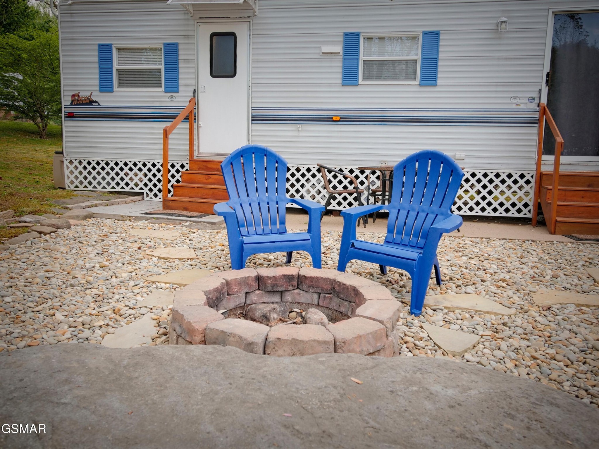 4229 E Parkway Property Photo 18