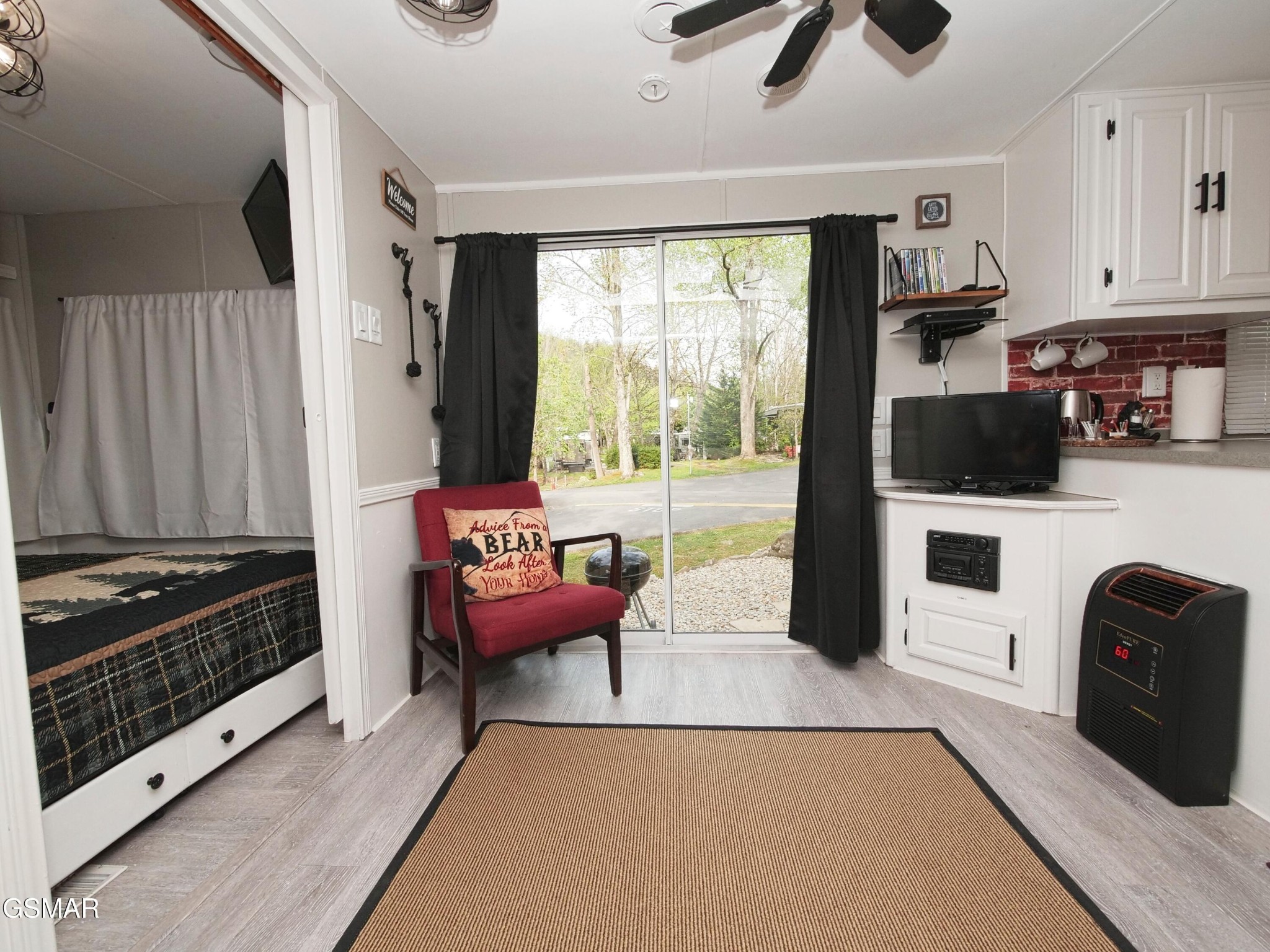4229 E Parkway Property Photo 20