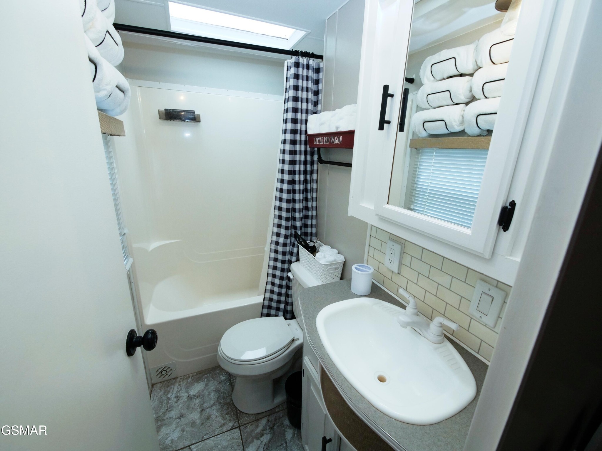 4229 E Parkway Property Photo 36