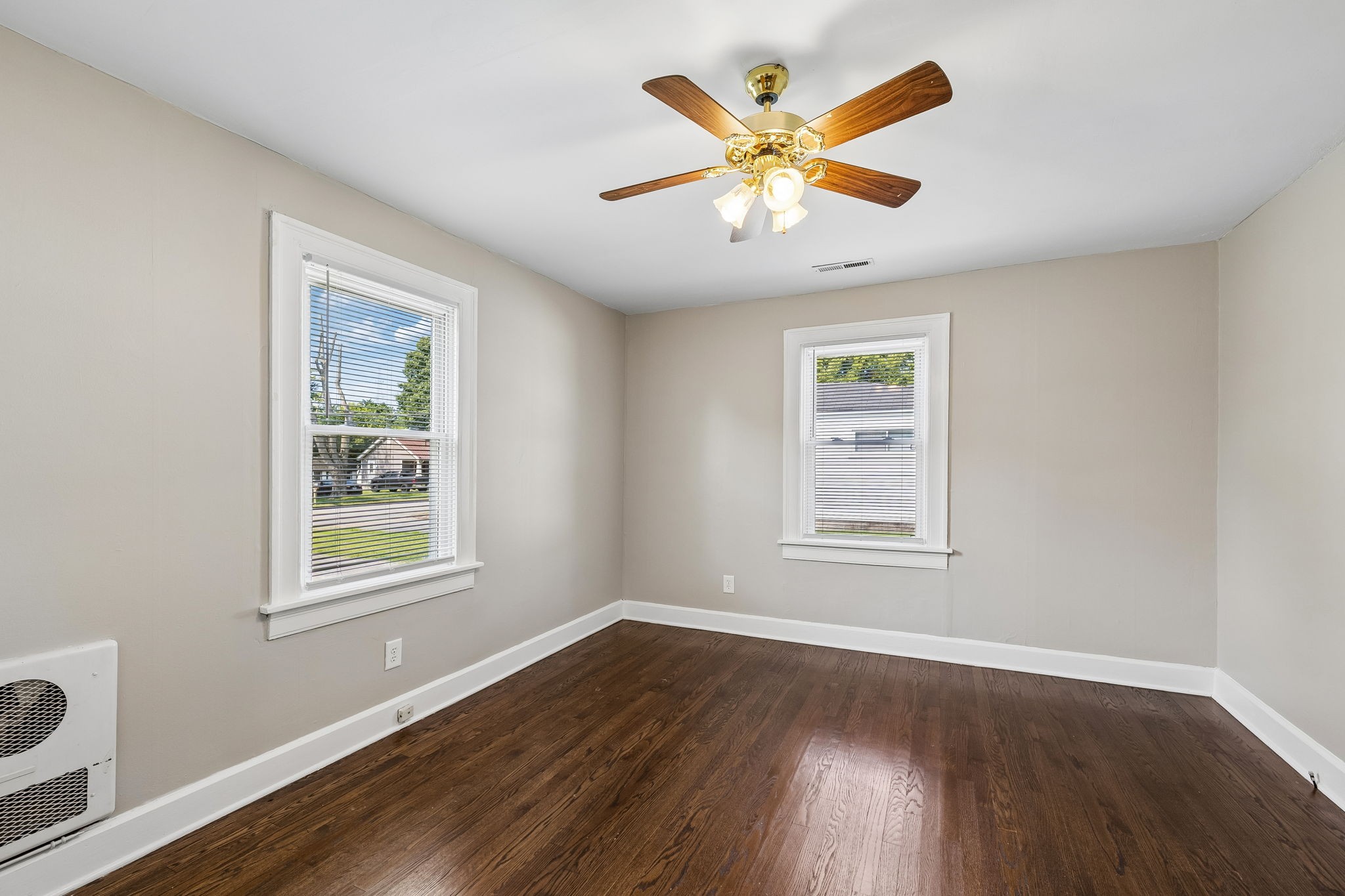 211 Rushwood Dr Property Photo 23