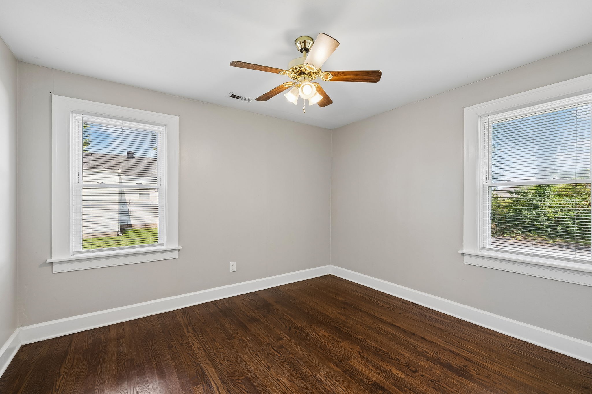 211 Rushwood Dr Property Photo 25