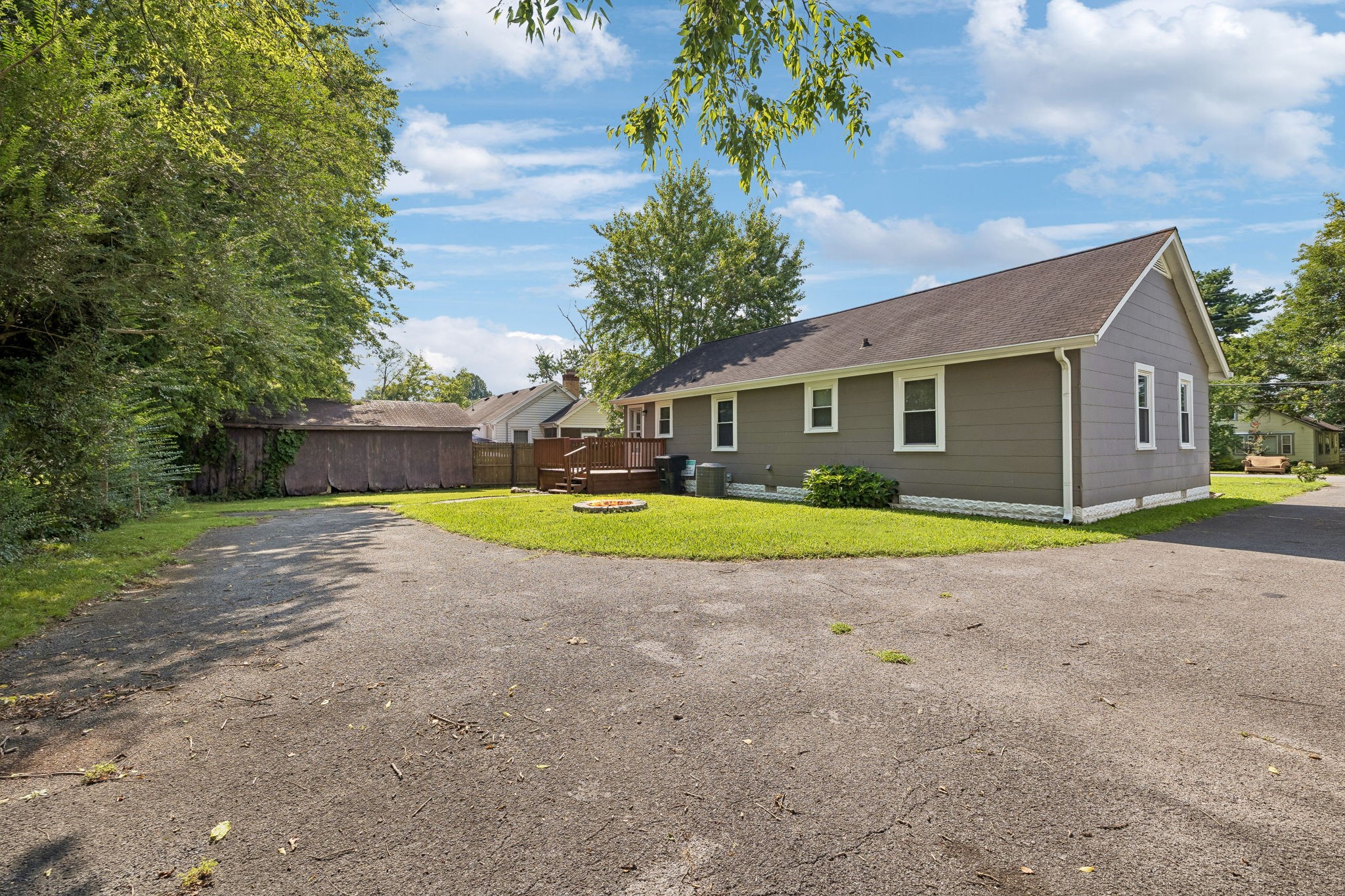 211 Rushwood Dr Property Photo 36