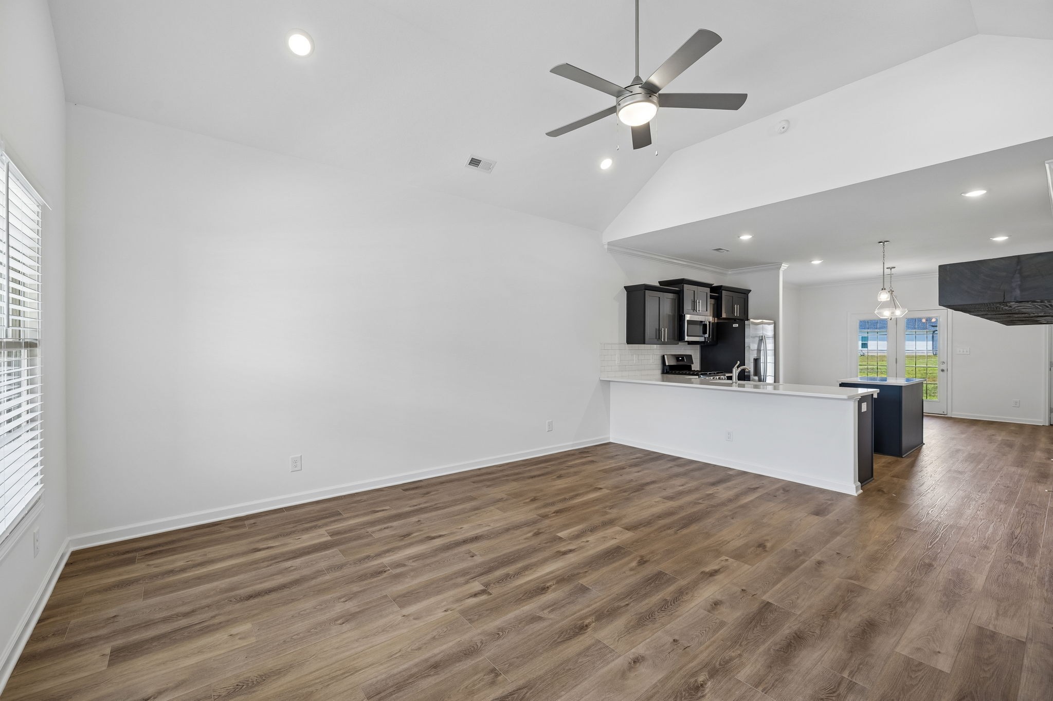 645 Woodrush Dr Property Photo 10