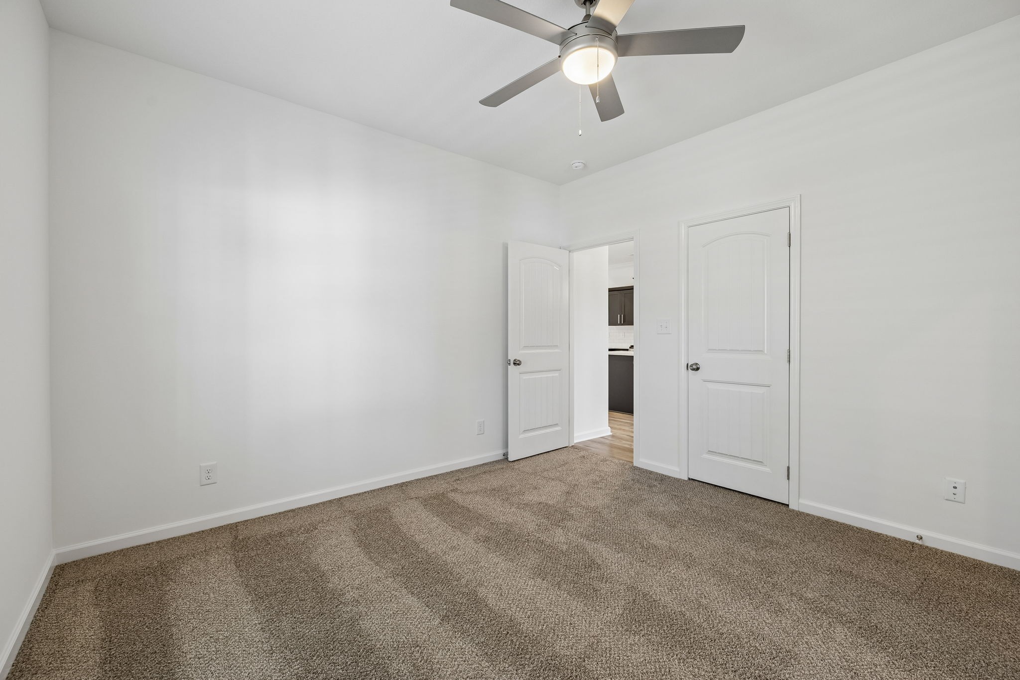 645 Woodrush Dr Property Photo 24