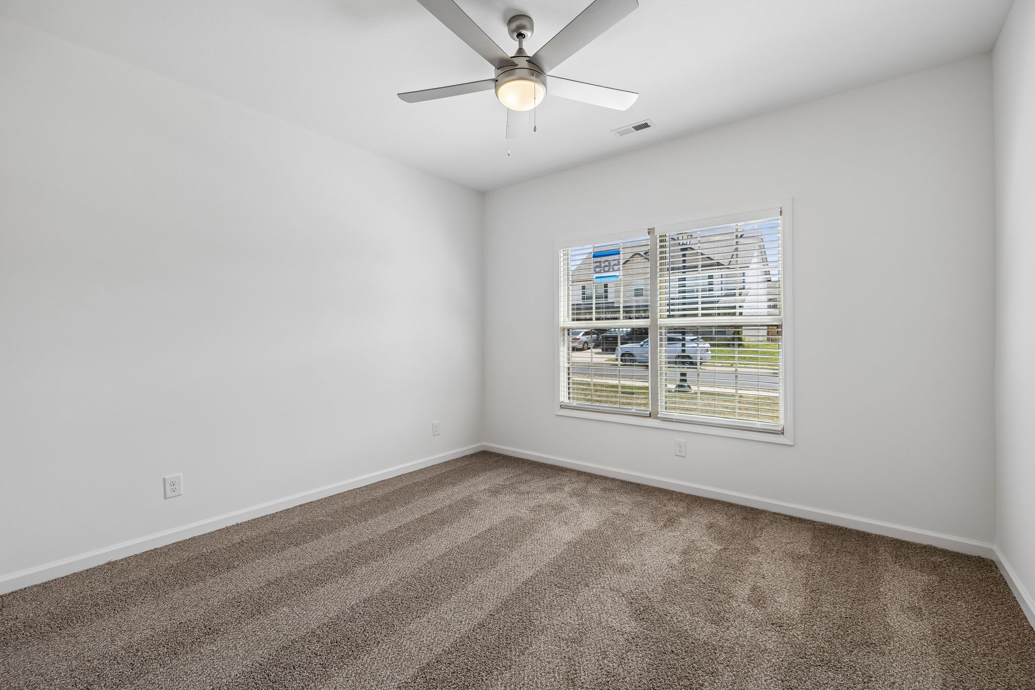 645 Woodrush Dr Property Photo 42