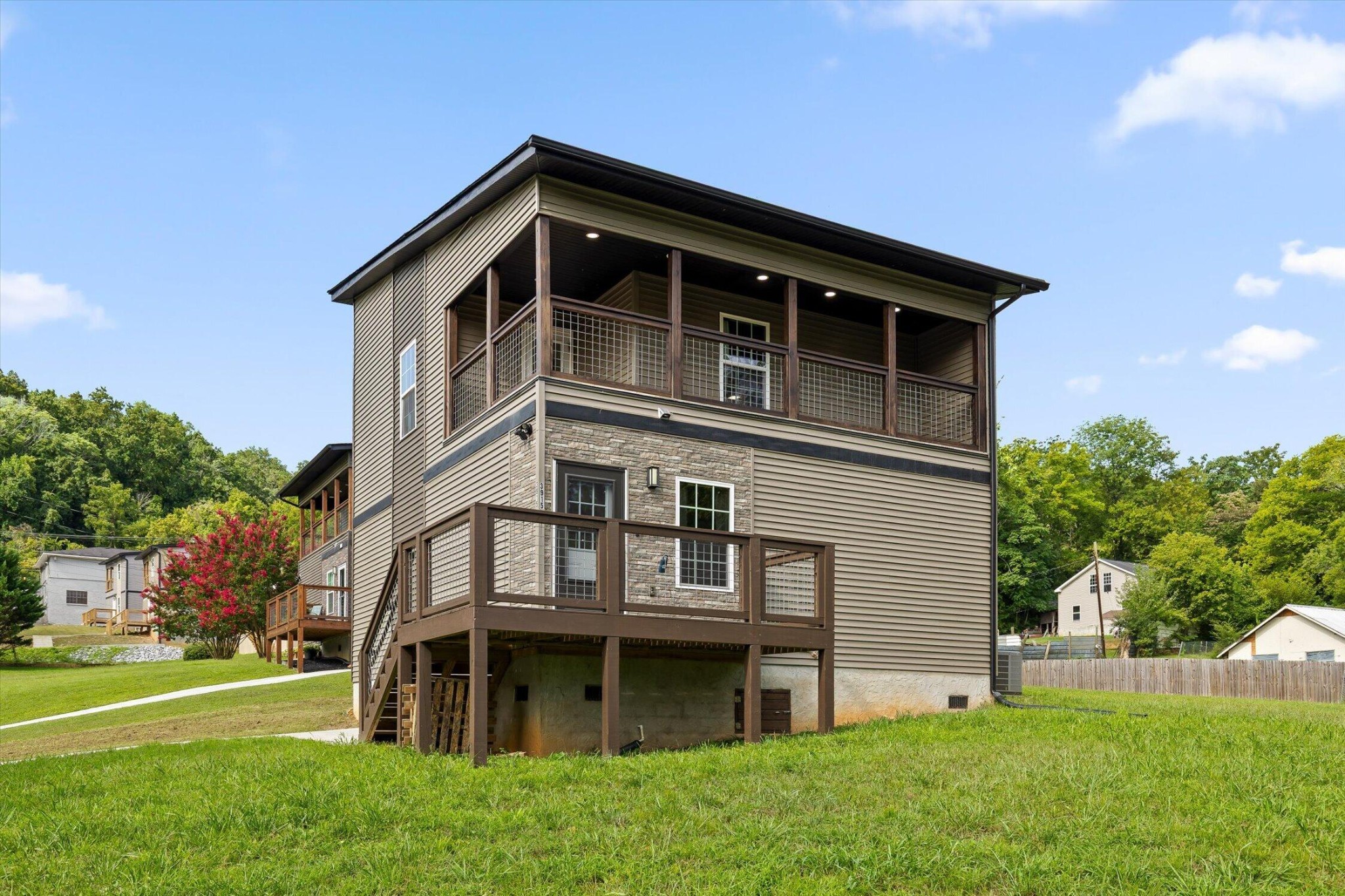 3915 Meadow Lane Property Photo 1