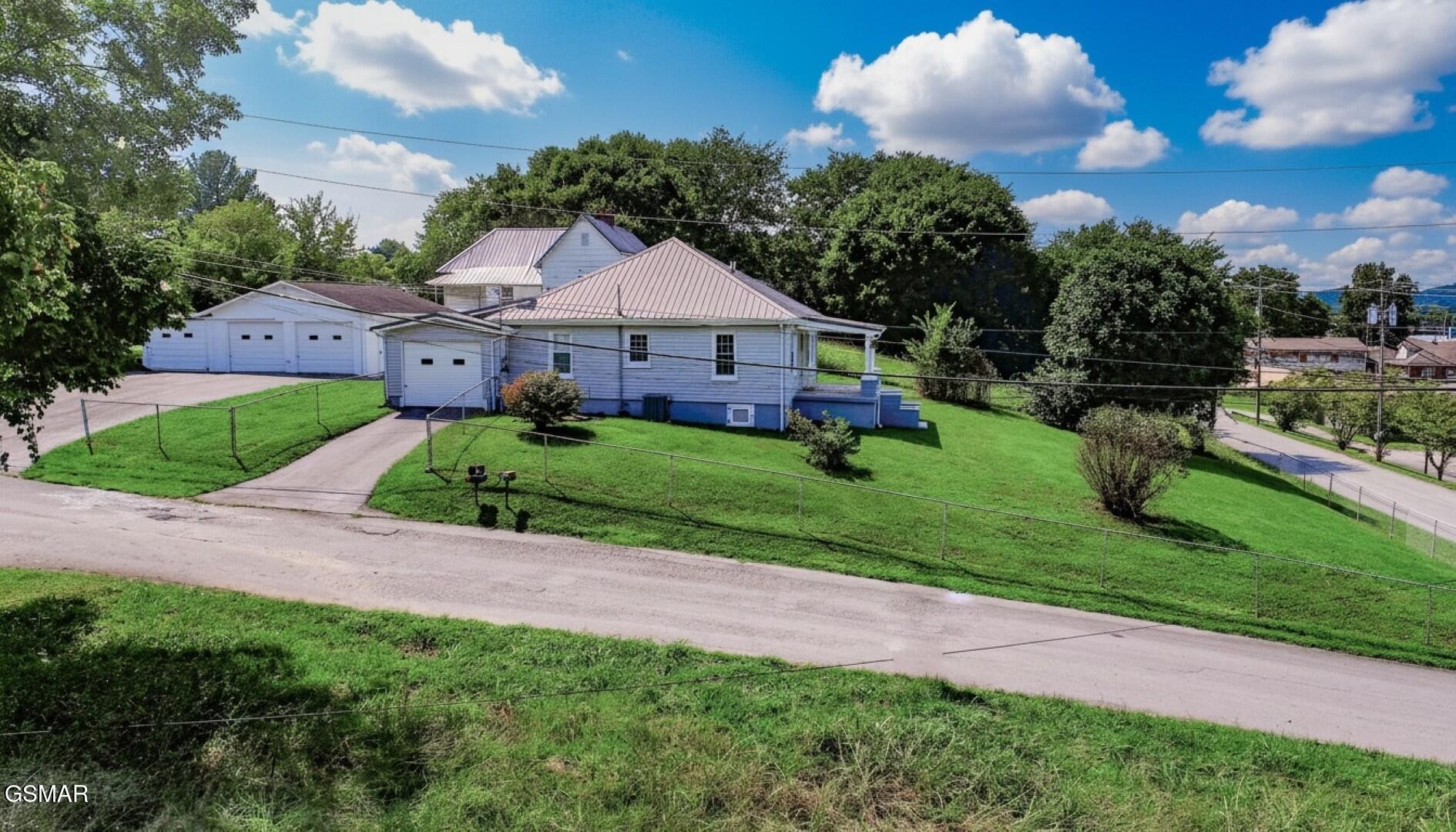359 Old Knoxville Highway Property Photo 2