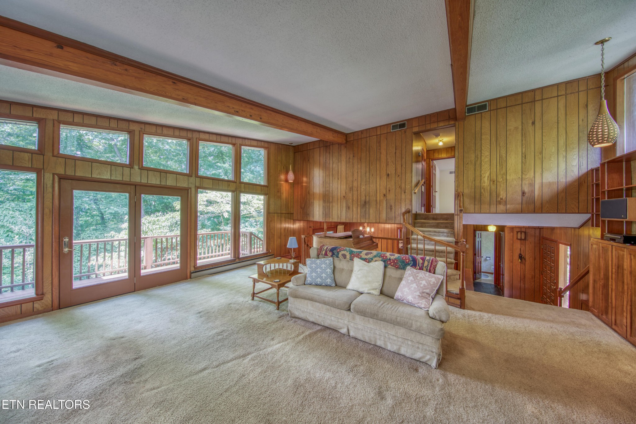 1014 W Outer Drive Property Photo 11