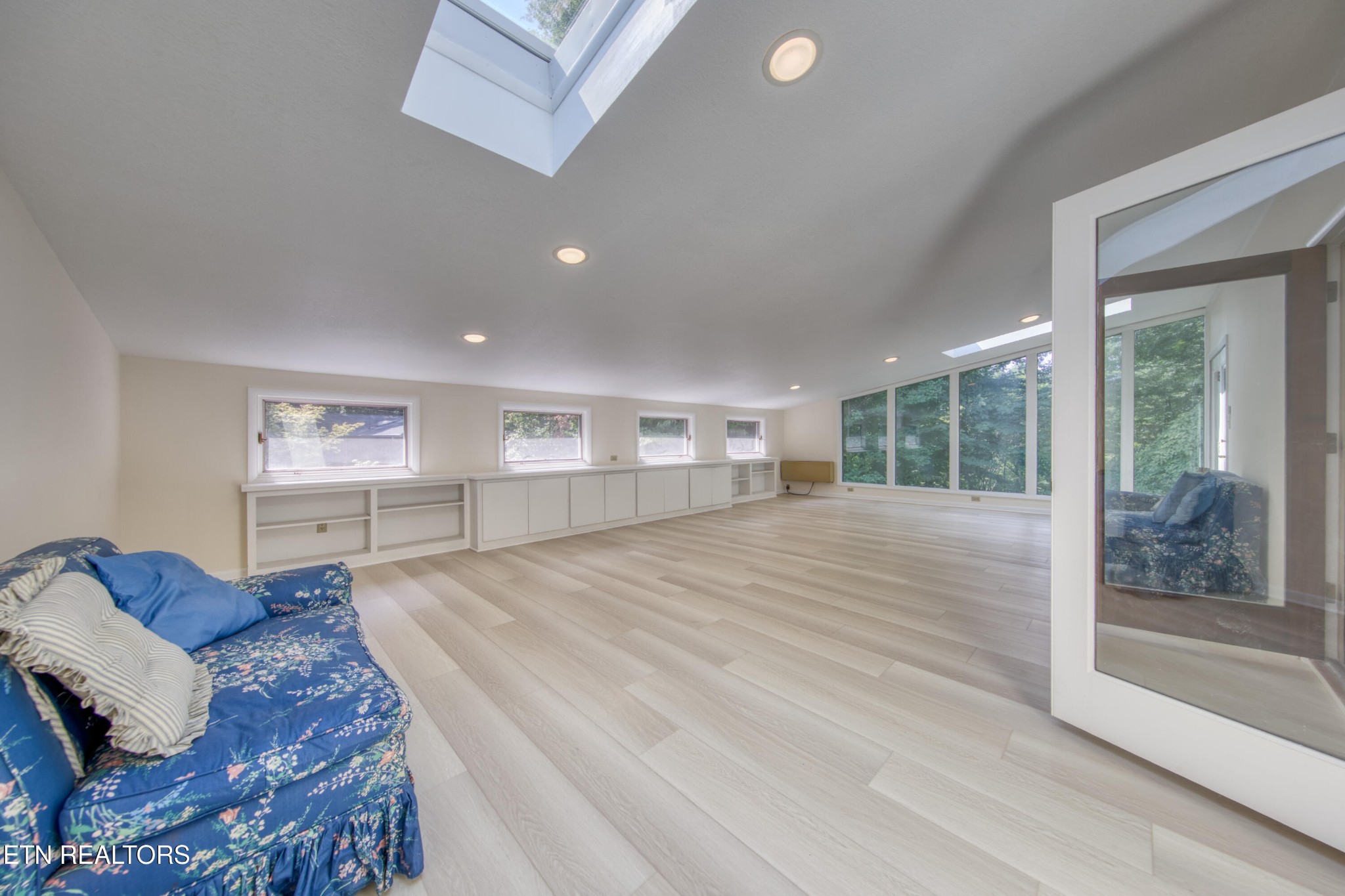 1014 W Outer Drive Property Photo 15