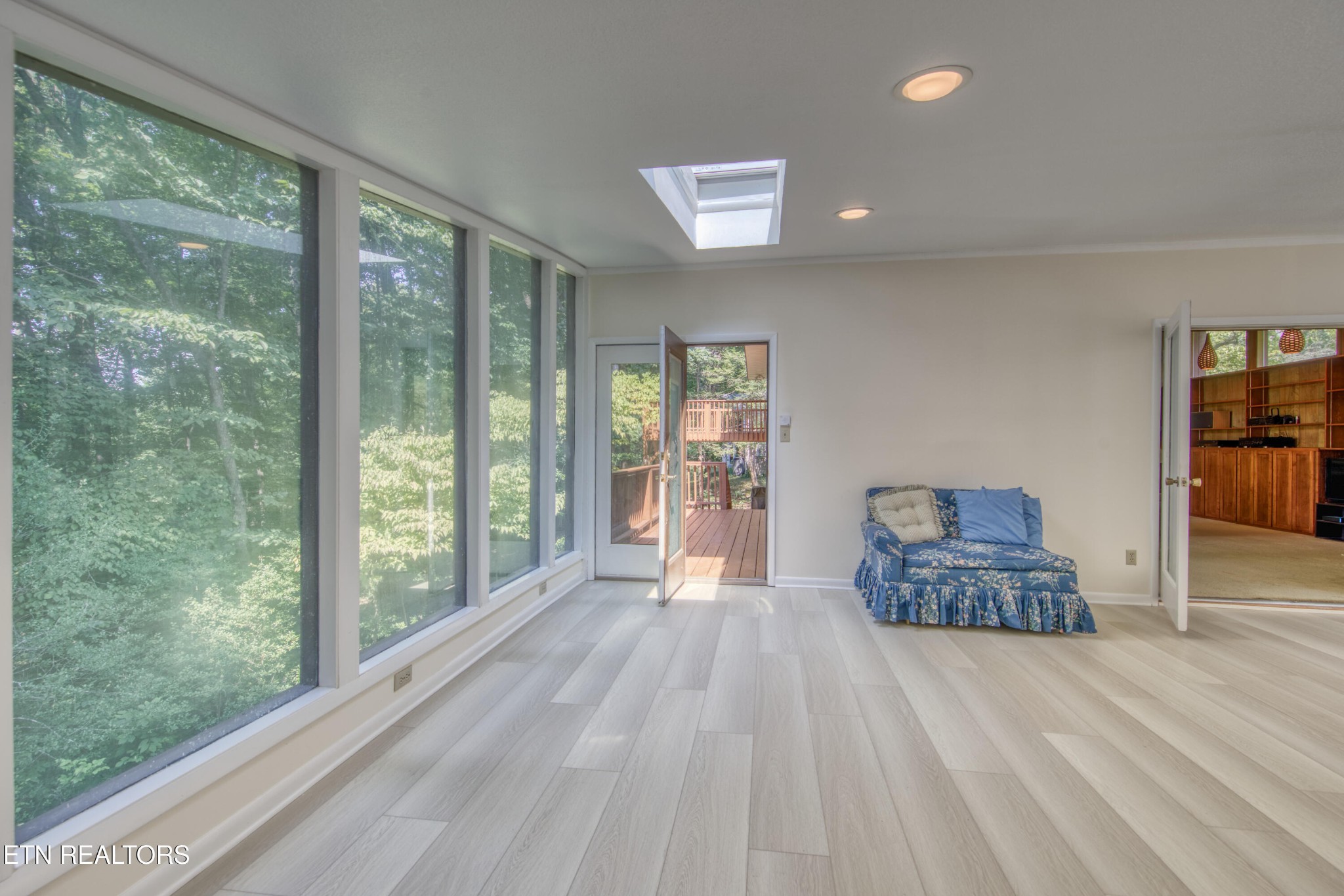 1014 W Outer Drive Property Photo 17
