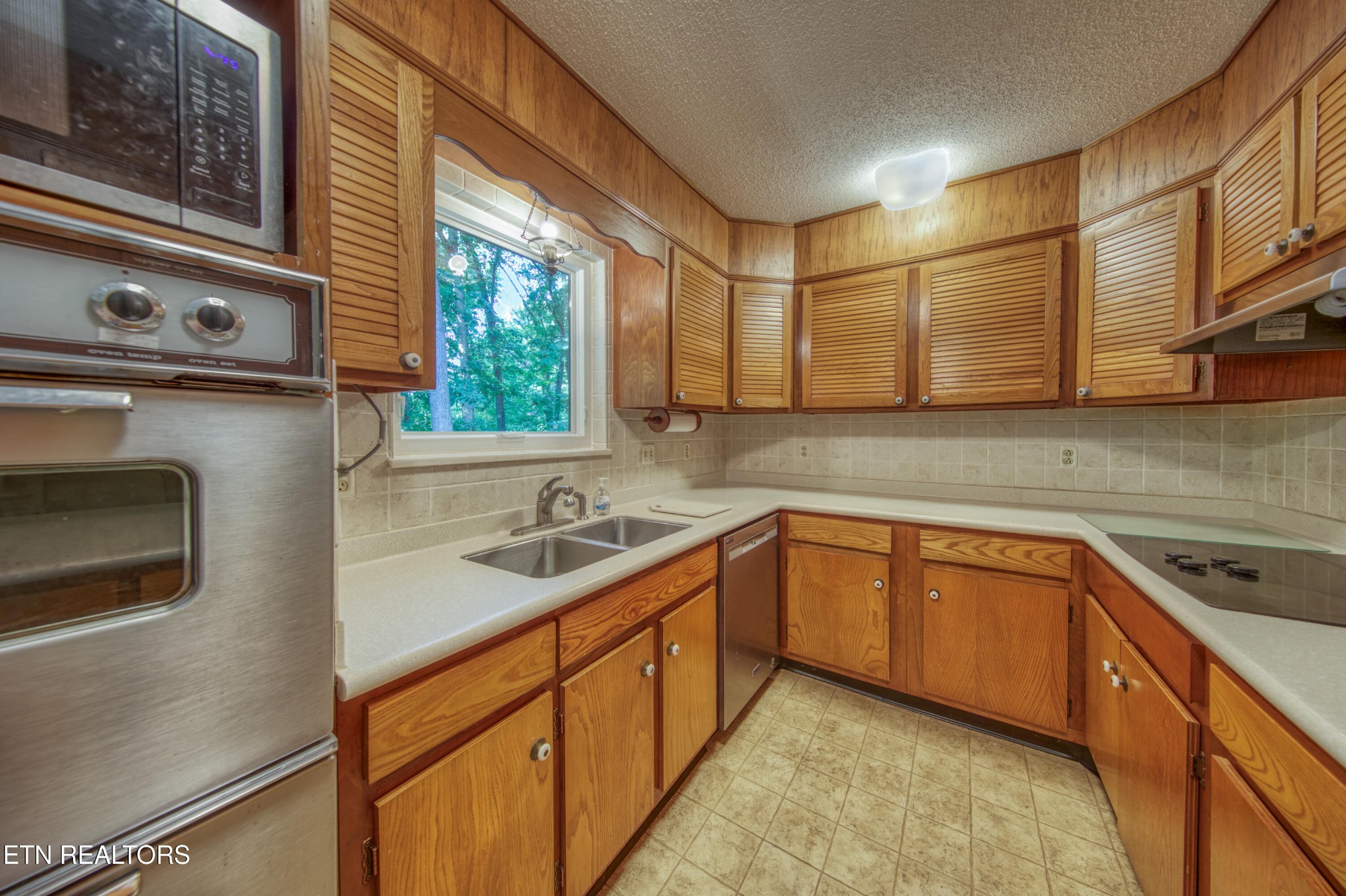 1014 W Outer Drive Property Photo 26