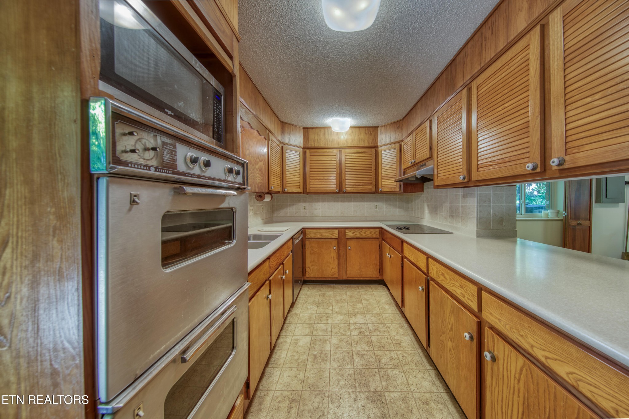 1014 W Outer Drive Property Photo 27