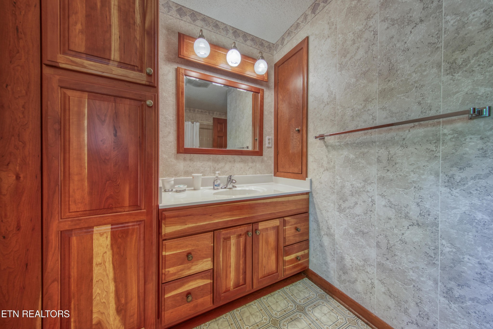 1014 W Outer Drive Property Photo 34