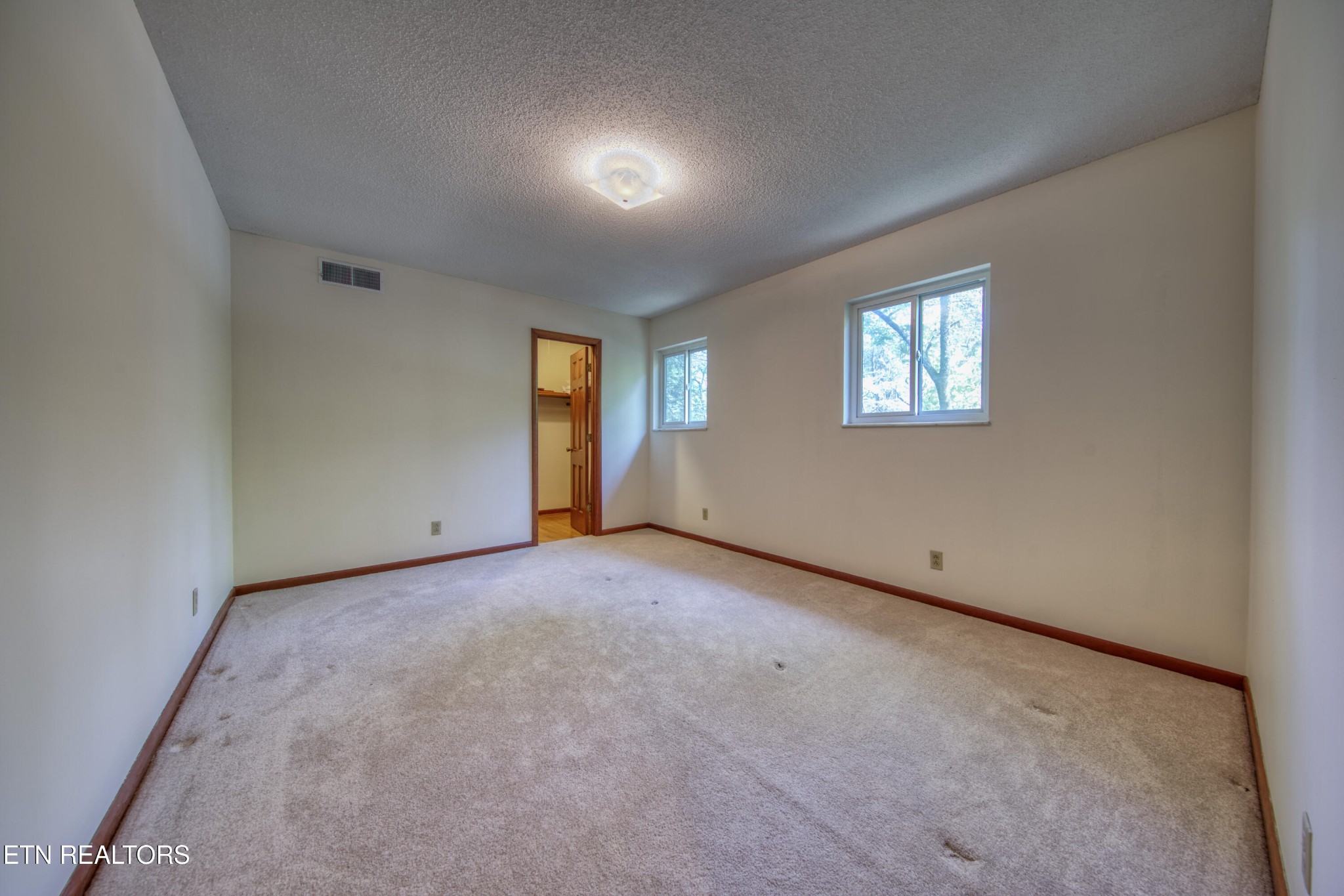 1014 W Outer Drive Property Photo 35