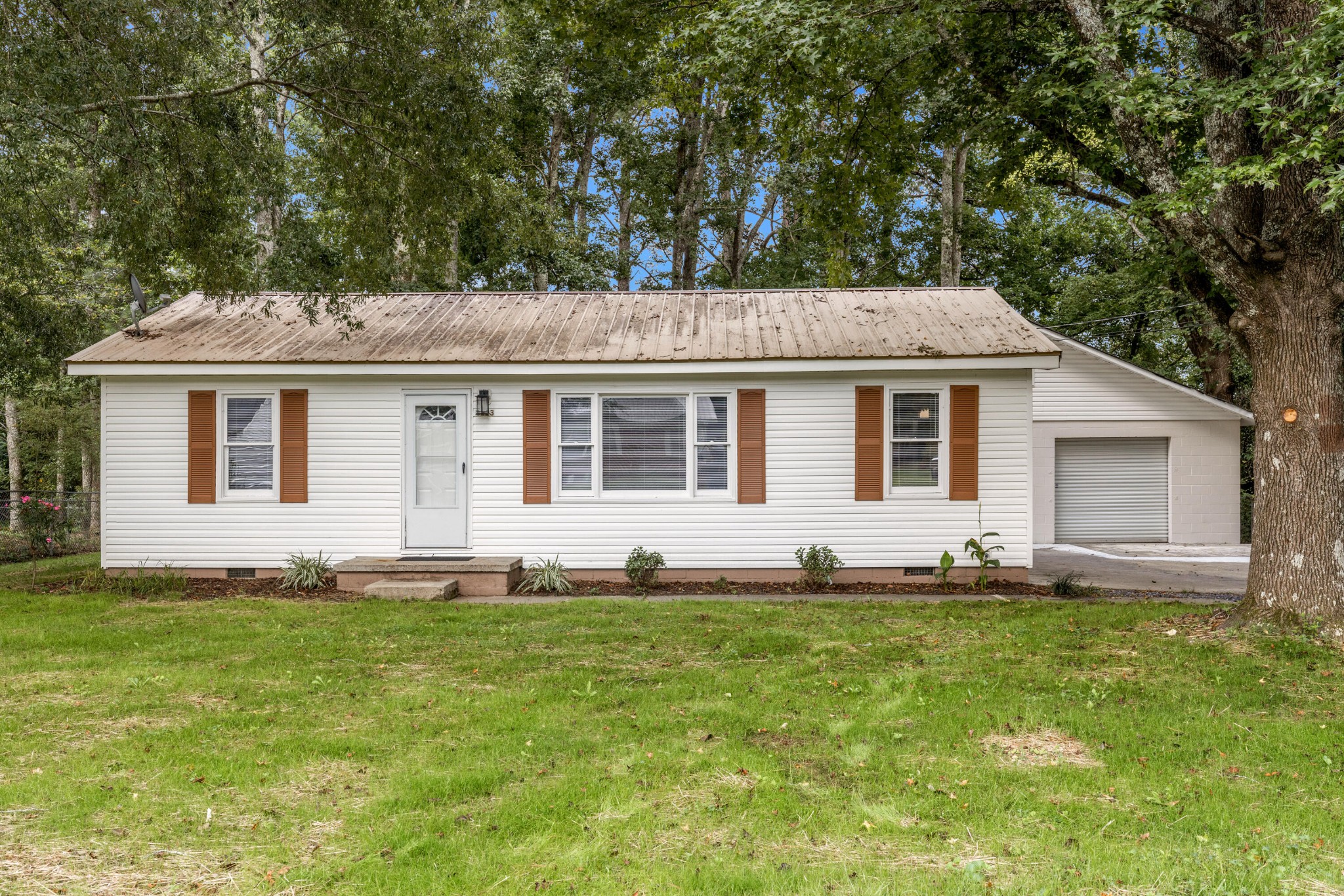 3223 Bates Drive Property Photo 1