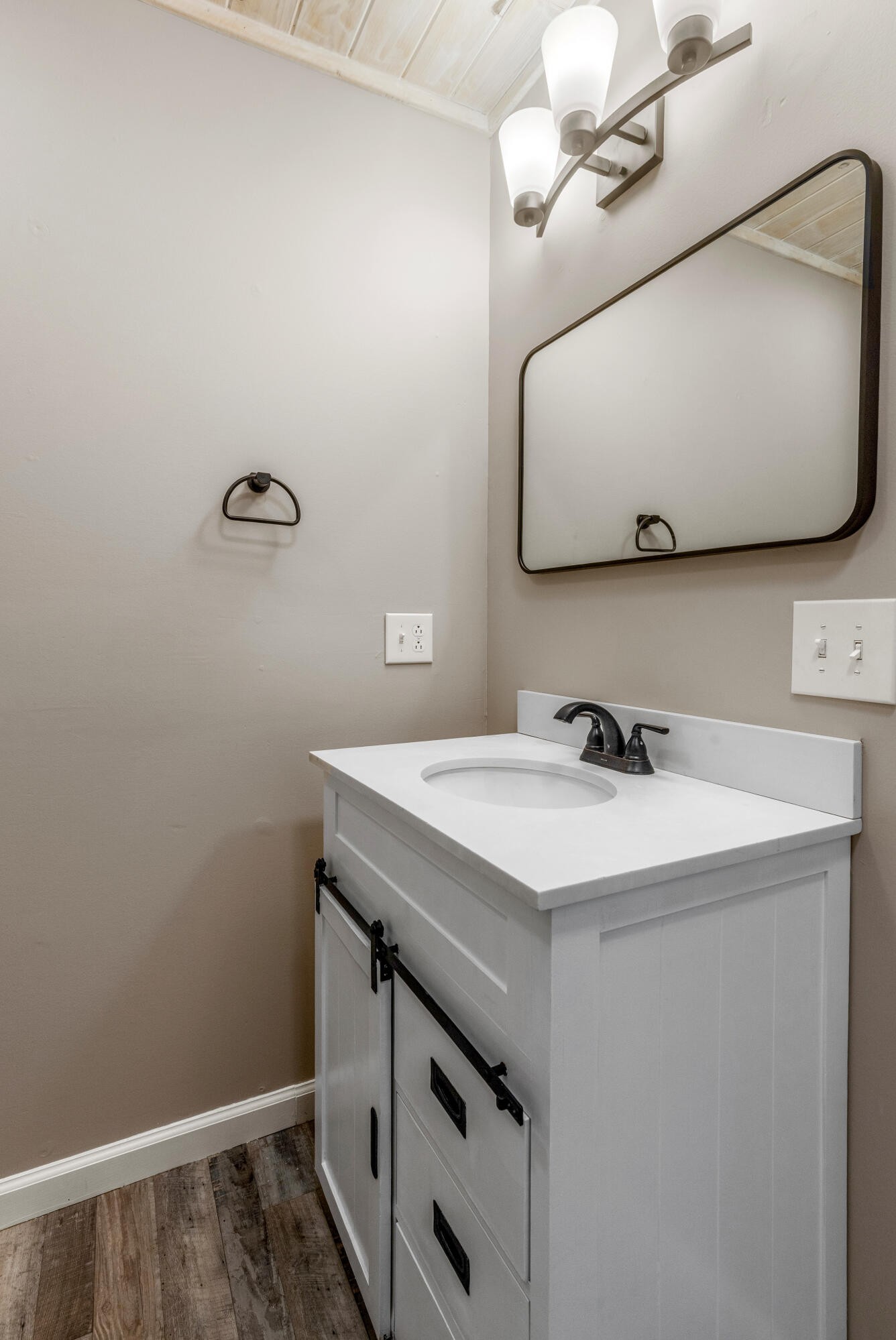 3223 Bates Drive Property Photo 19
