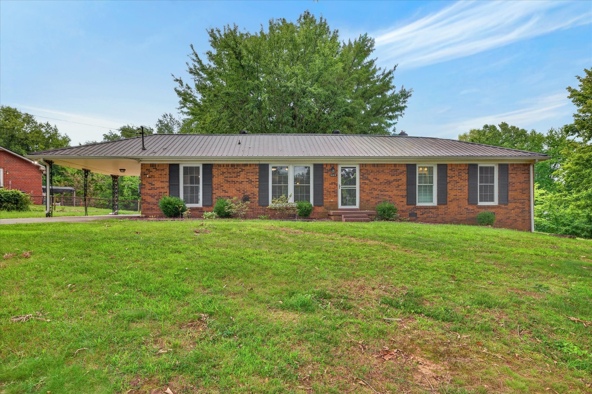 1866 Harriet Drive Property Photo 1