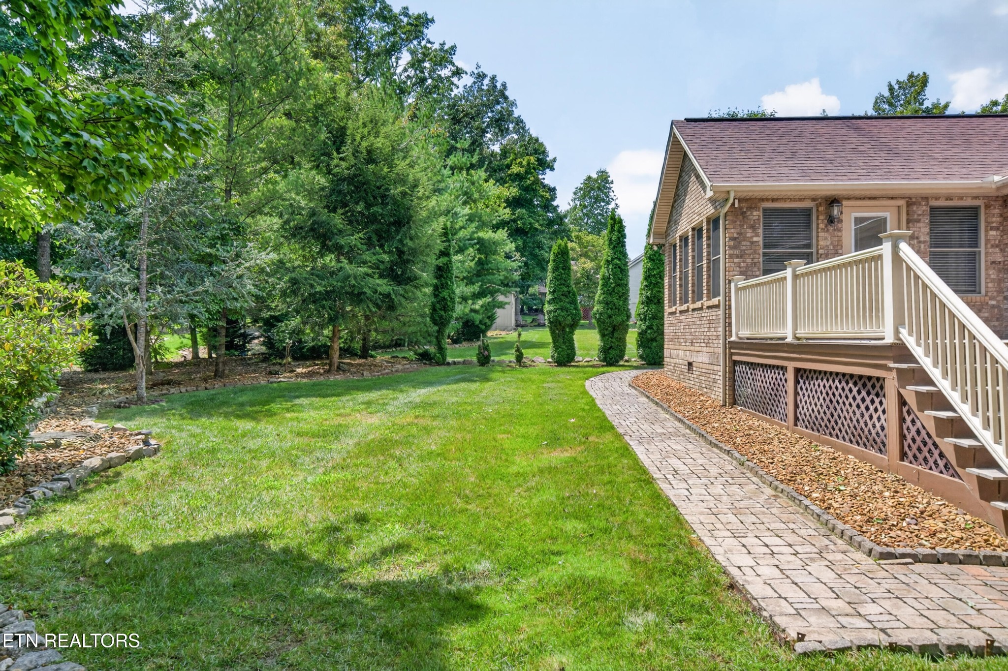 21 Thames Court Property Photo 7