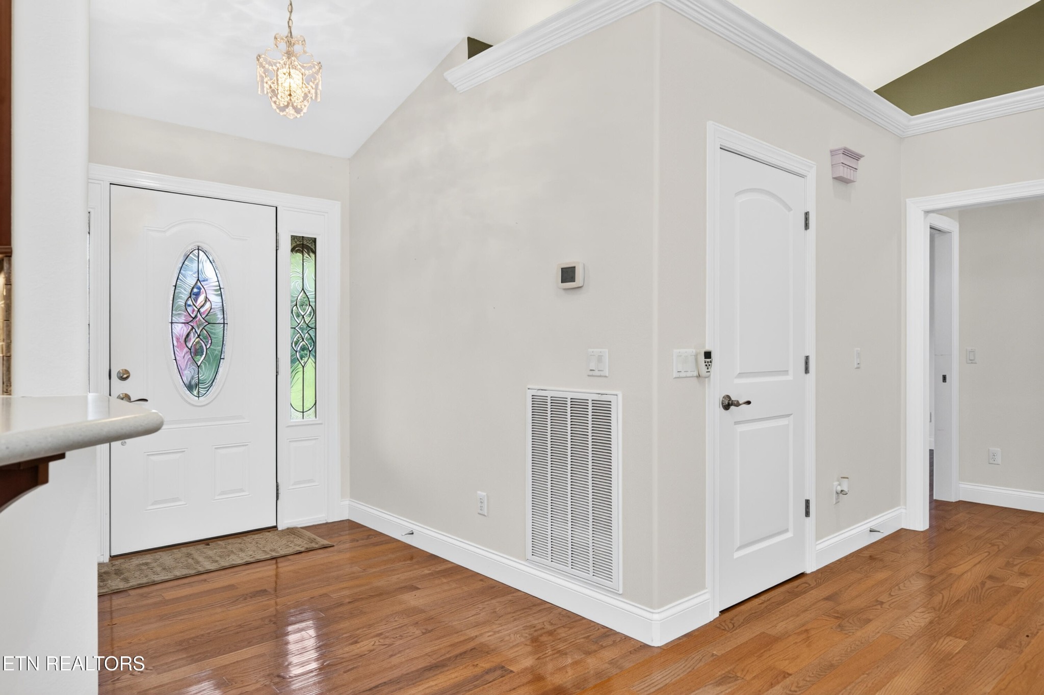21 Thames Court Property Photo 13